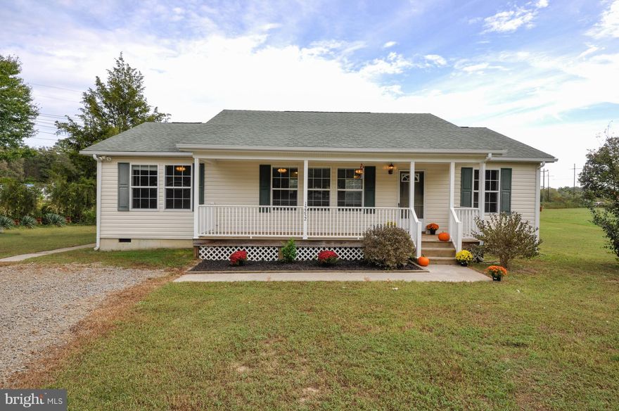 Wow! SELLER'S JUST REDUCED PRICE $10K! This lovely rancher has all new flooring throughout home, new appliances and countertops, and is freshly painted. The home boasts numerous upgrades and features such as a covered front porch, soaker tub in master BR and an open floor plan. Nestled away in Caroline Pines at the end of a cul-de-sac,but only minutes away from I95. Don't miss this one!