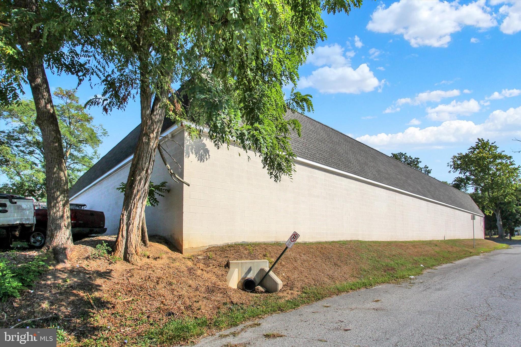 WEST YORK - Commercial Sale