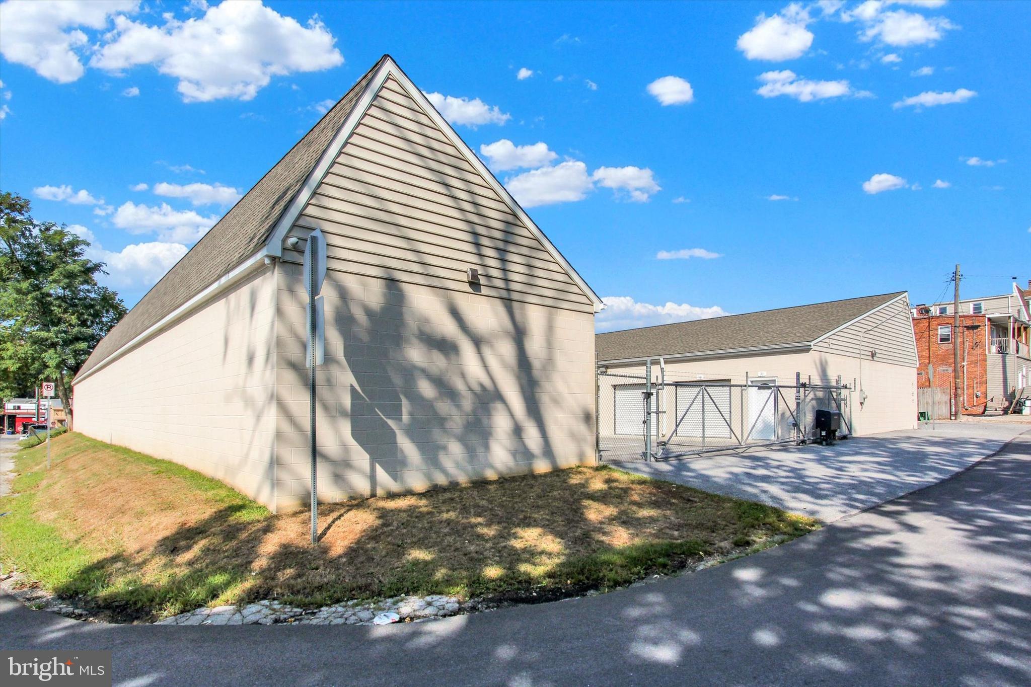 WEST YORK - Commercial Sale