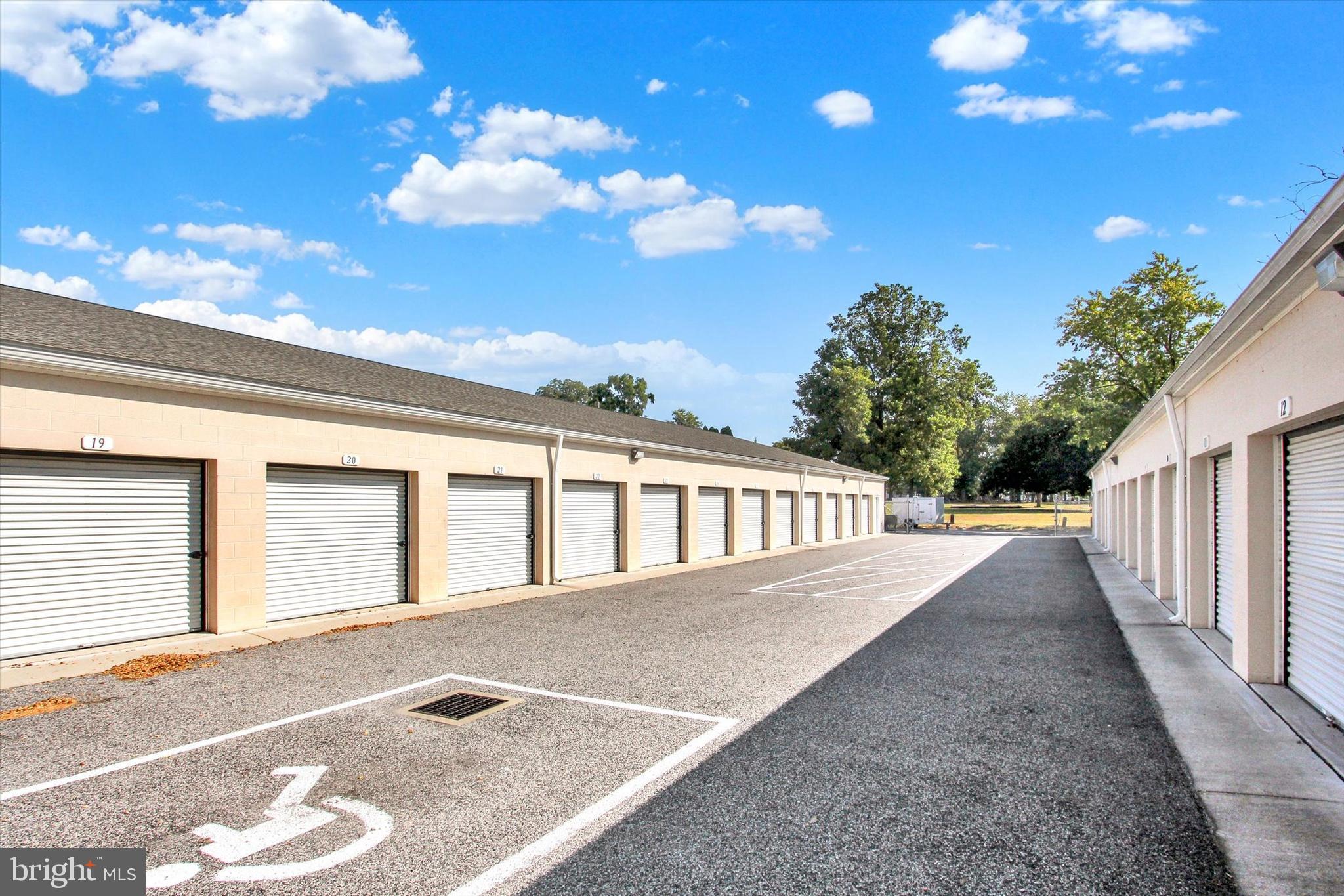 WEST YORK - Commercial Sale