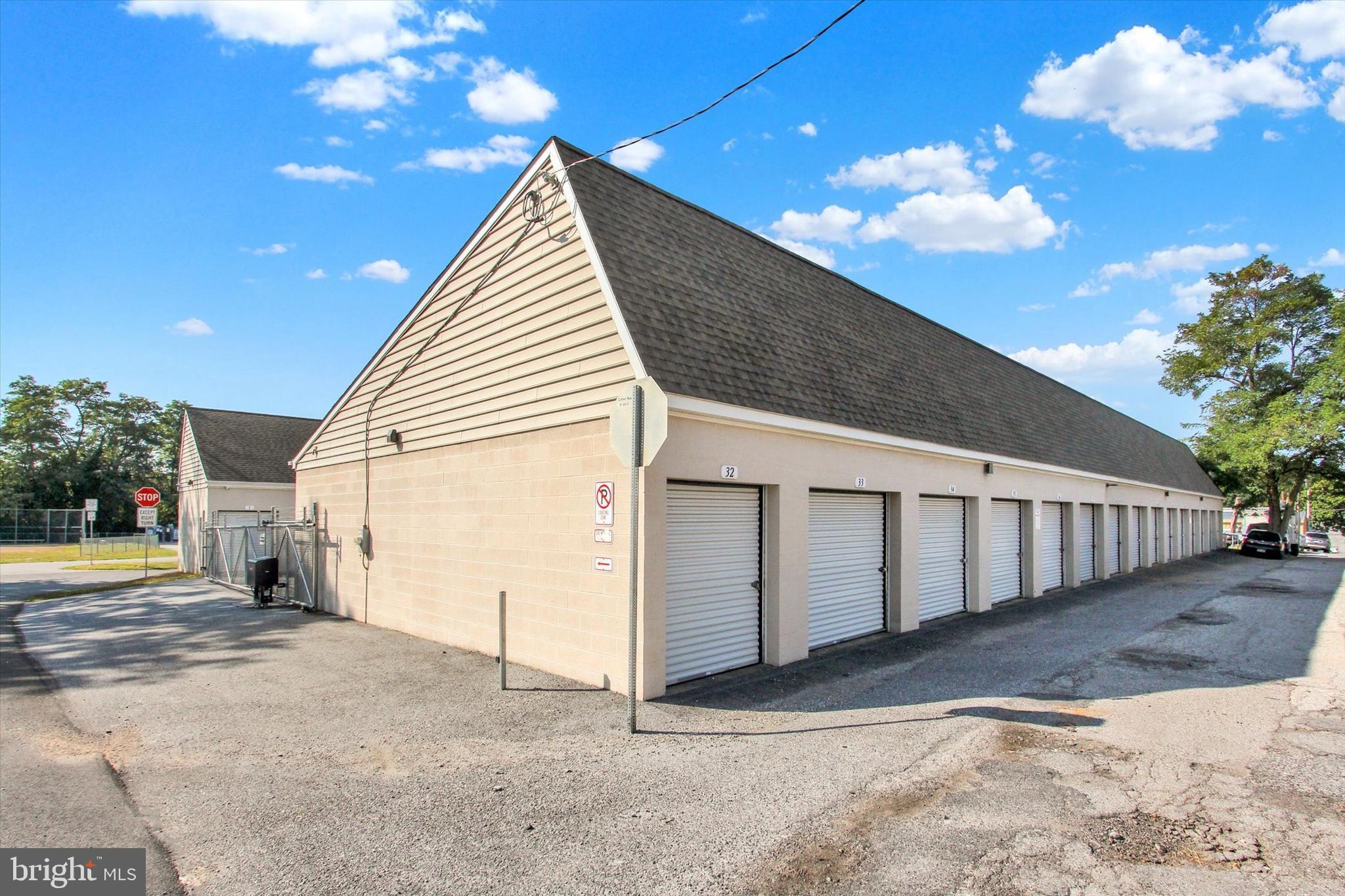 WEST YORK - Commercial Sale