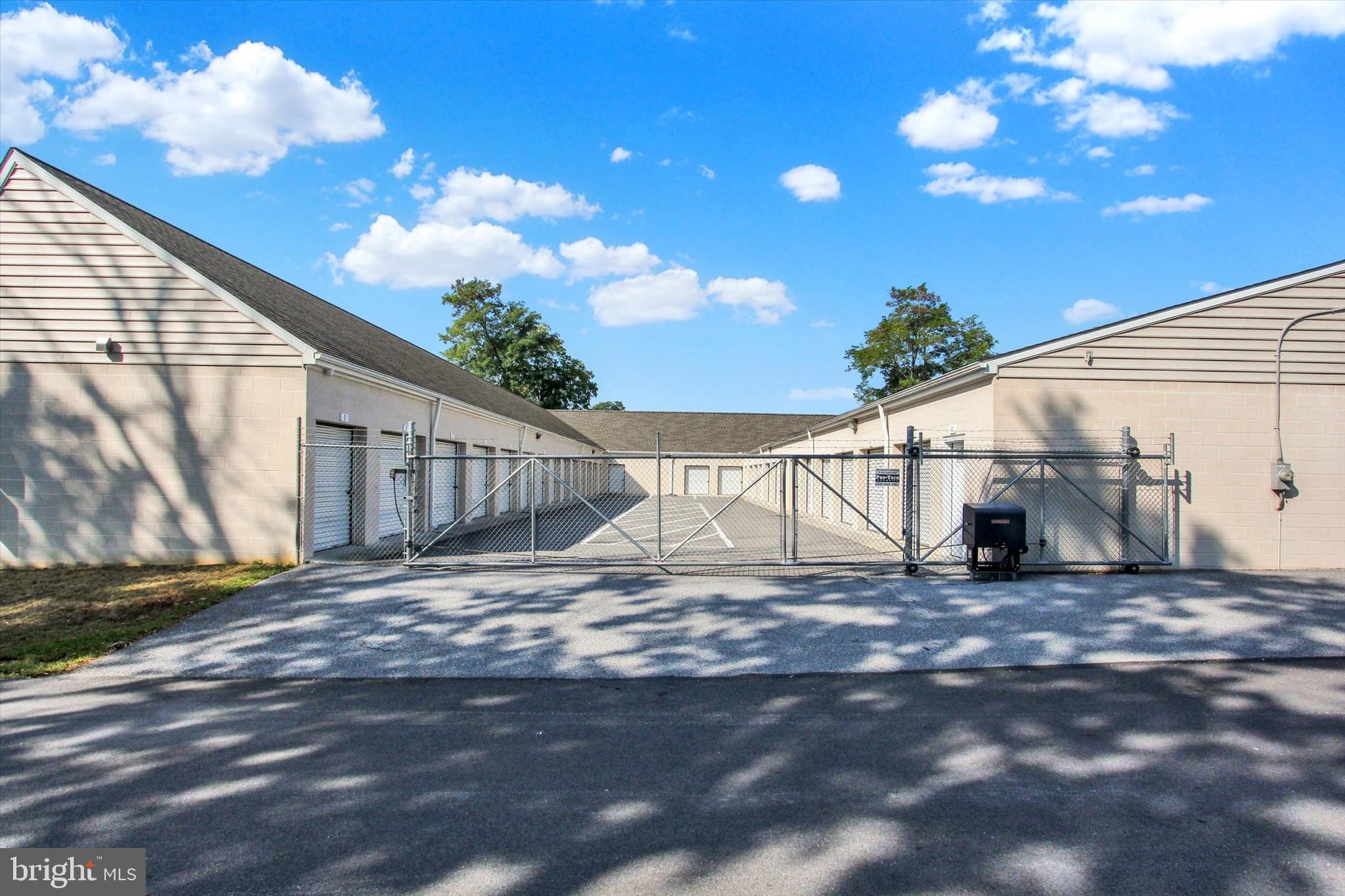 WEST YORK - Commercial Sale