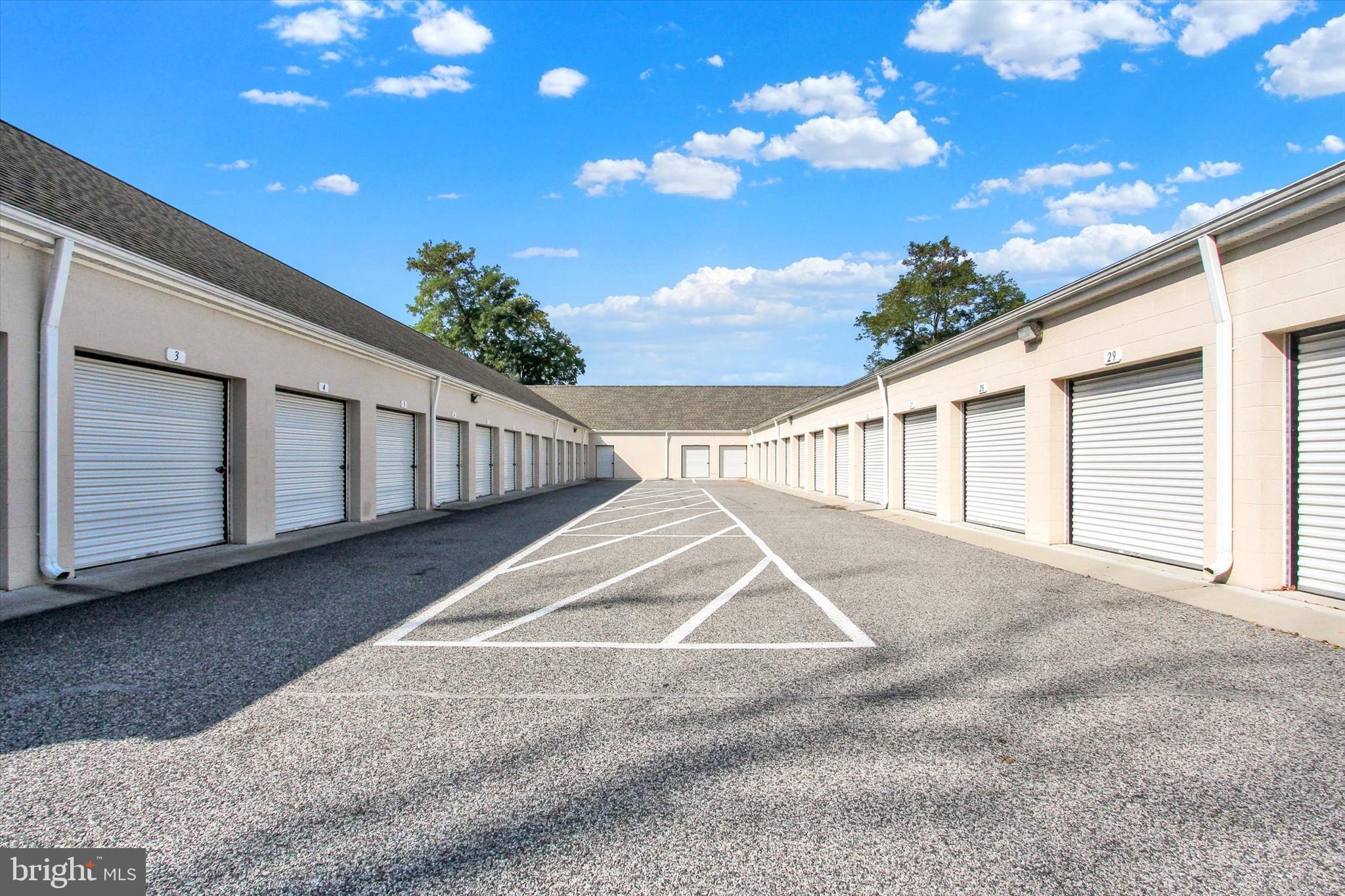 WEST YORK - Commercial Sale