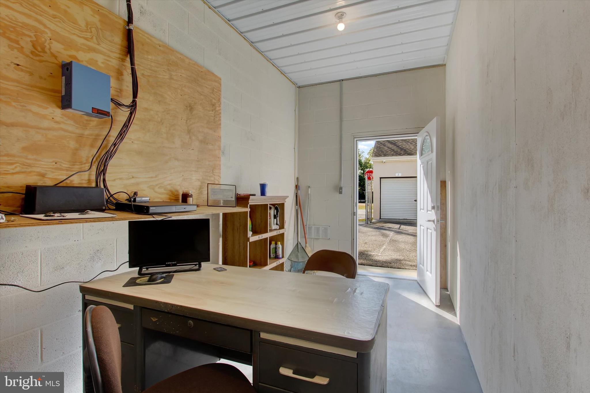 WEST YORK - Commercial Sale