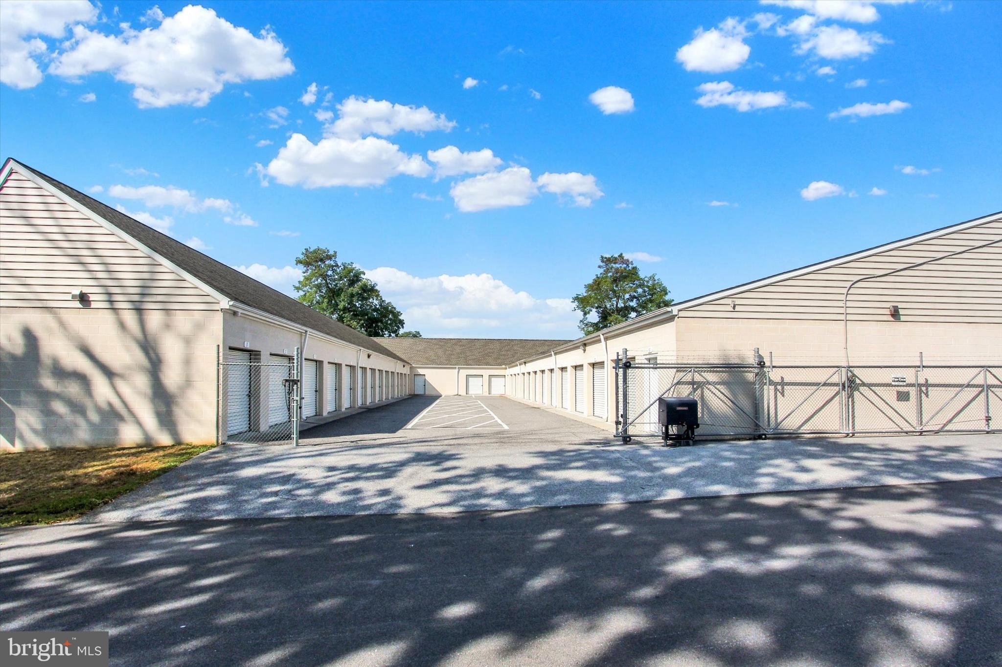 WEST YORK - Commercial Sale