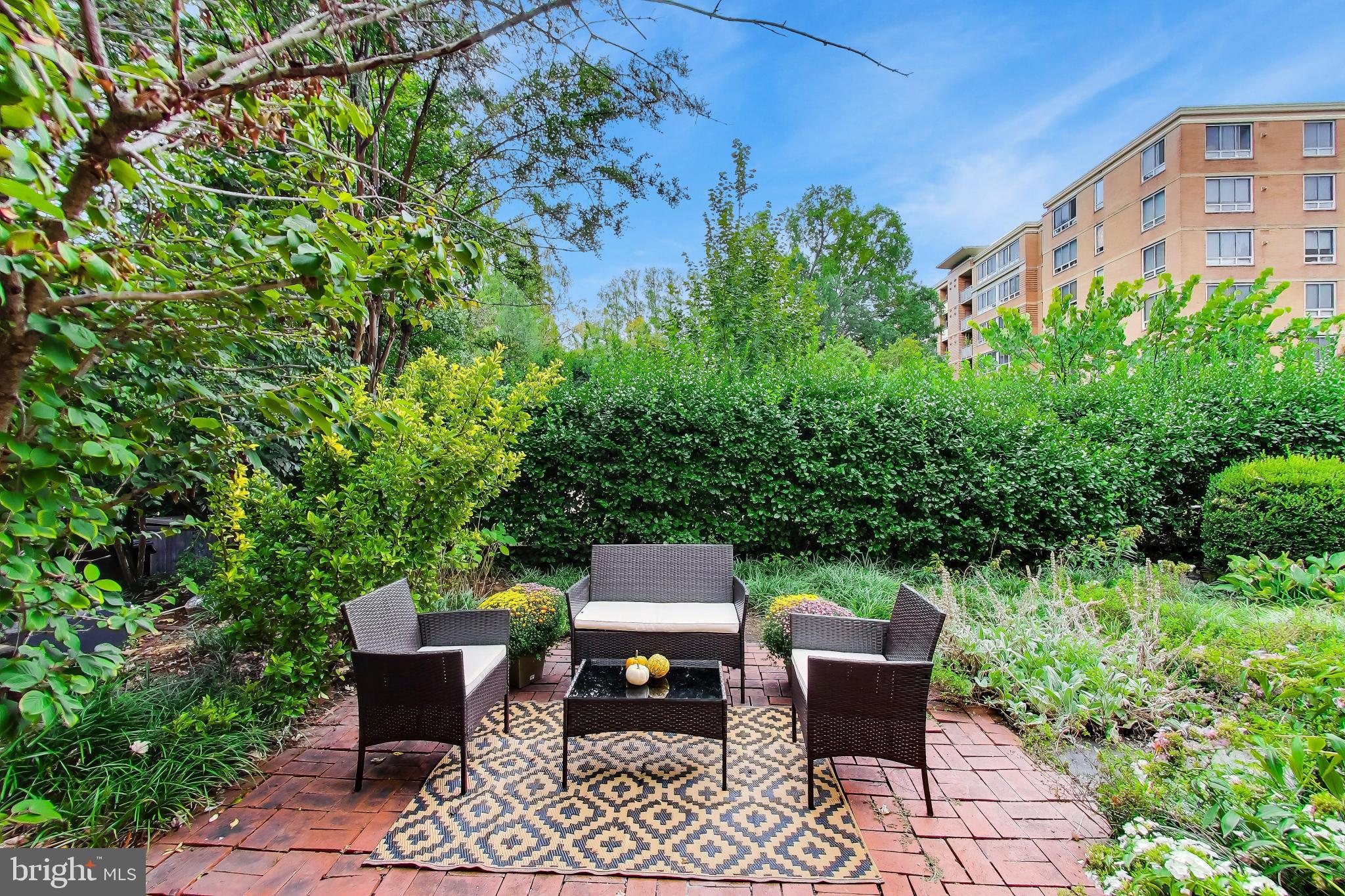 747 3RD STREET SW 402