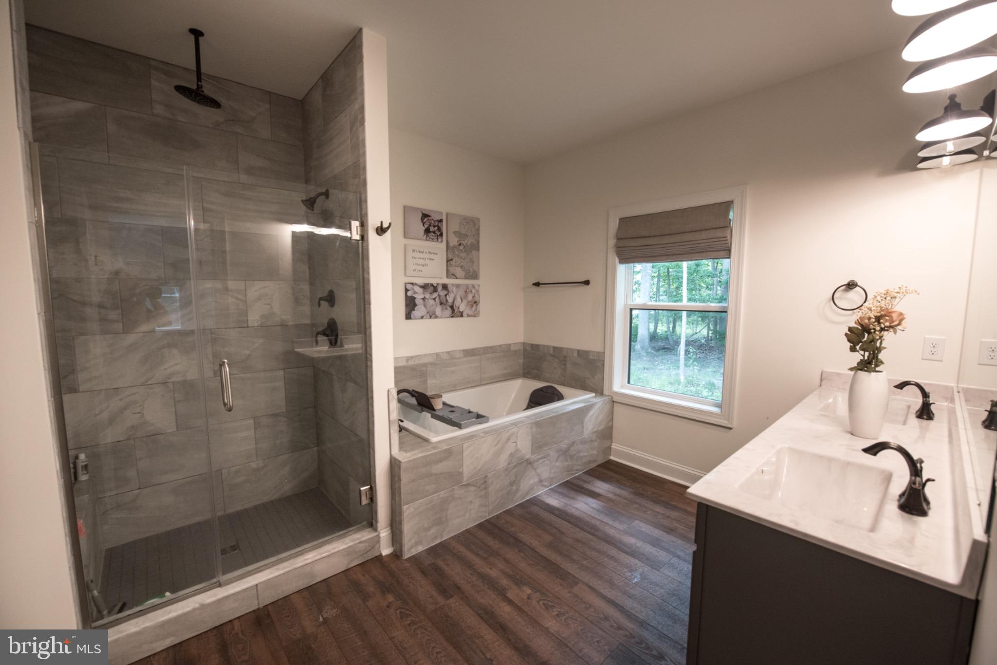 CANAAN WOODS - Residential