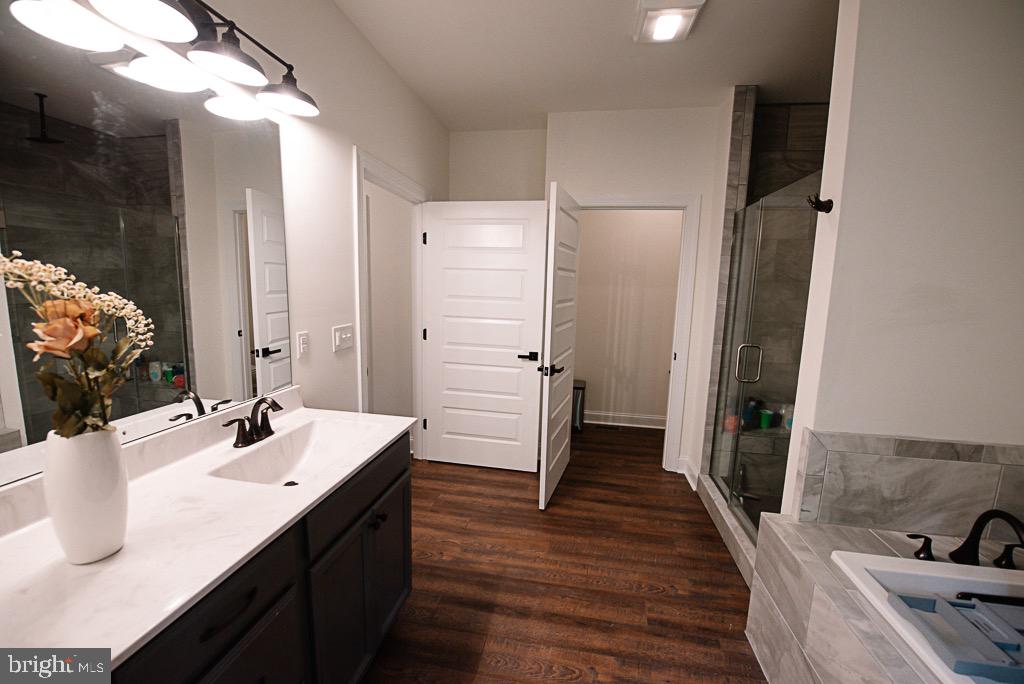 CANAAN WOODS - Residential