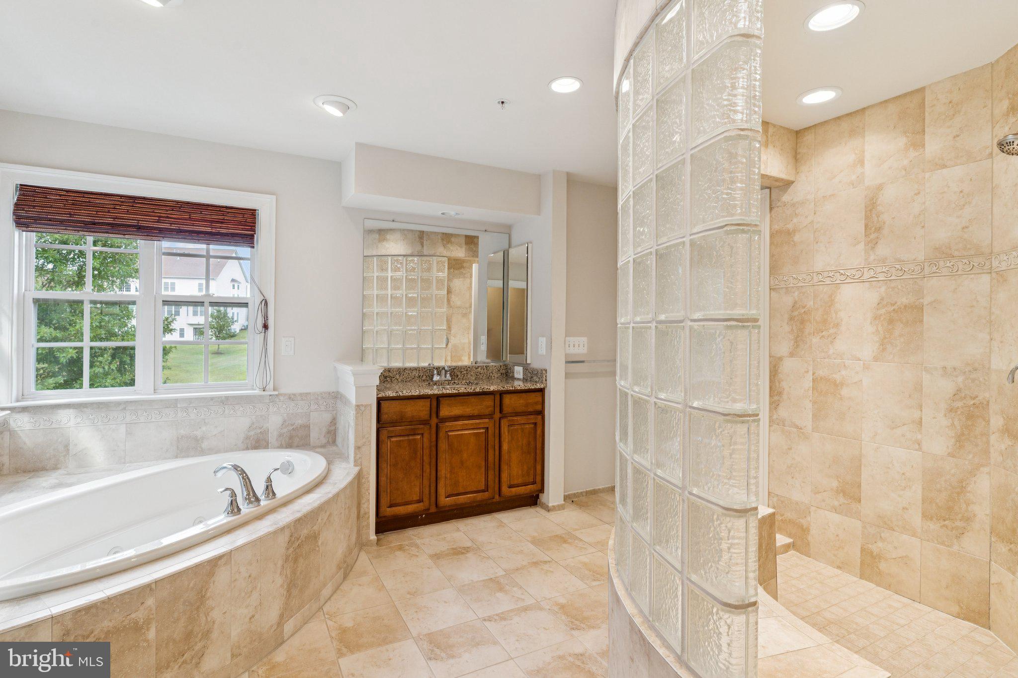 WESTWOOD - Residential Lease