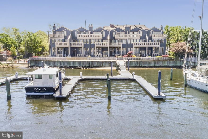 Unparalleled panoramic views abound at Iconic Harbour Place! Multi-level decks +10+MLW slip allow for full immersion on the Annapolis Lifestyle. Spacious rooms of architectural interest, vaulted ceiling, ample entertaining space. Original modernist details resonate with todays casual living and turnkey waterfront abode you've long yearned for. Hot Tub,IPE deck,garage.Perfect place to call home