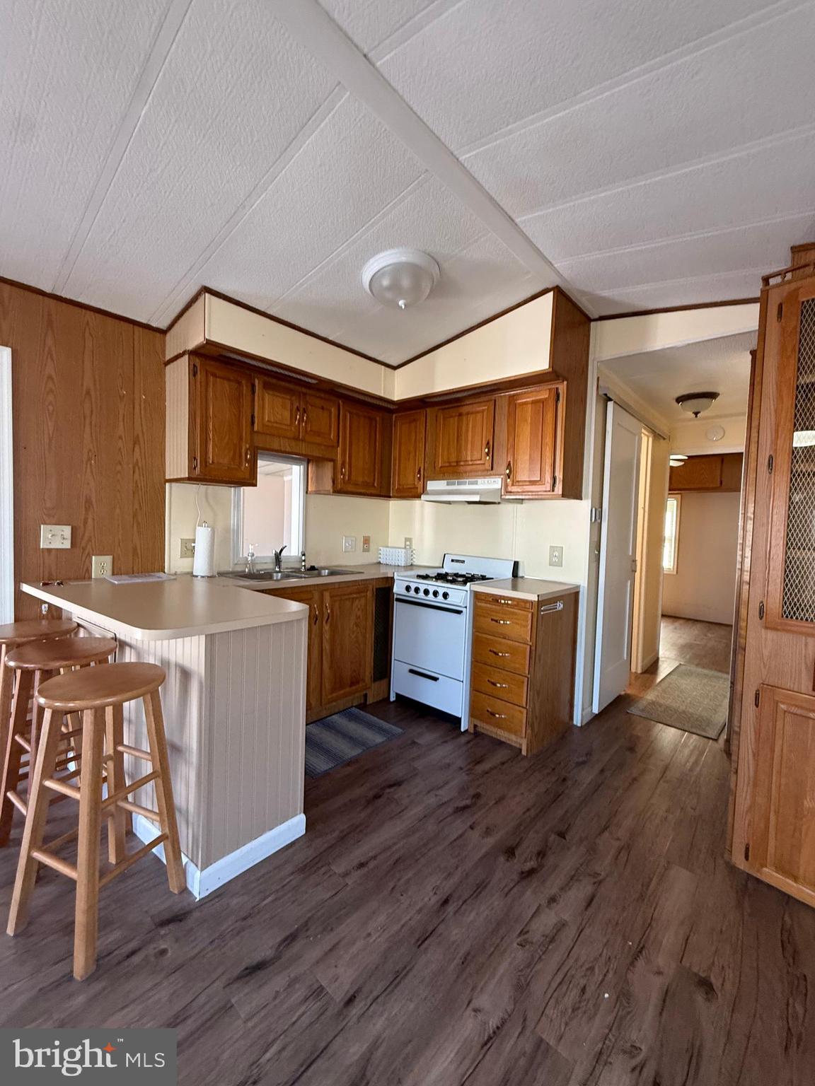 WHITE HORSE PARK I - Residential