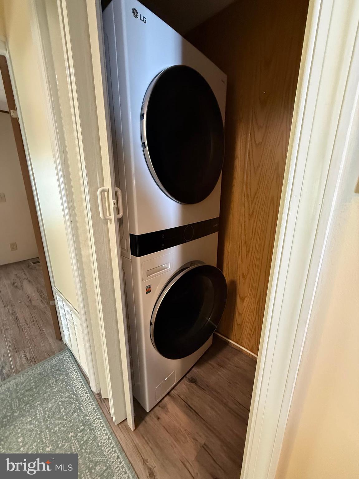 WHITE HORSE PARK I - Residential