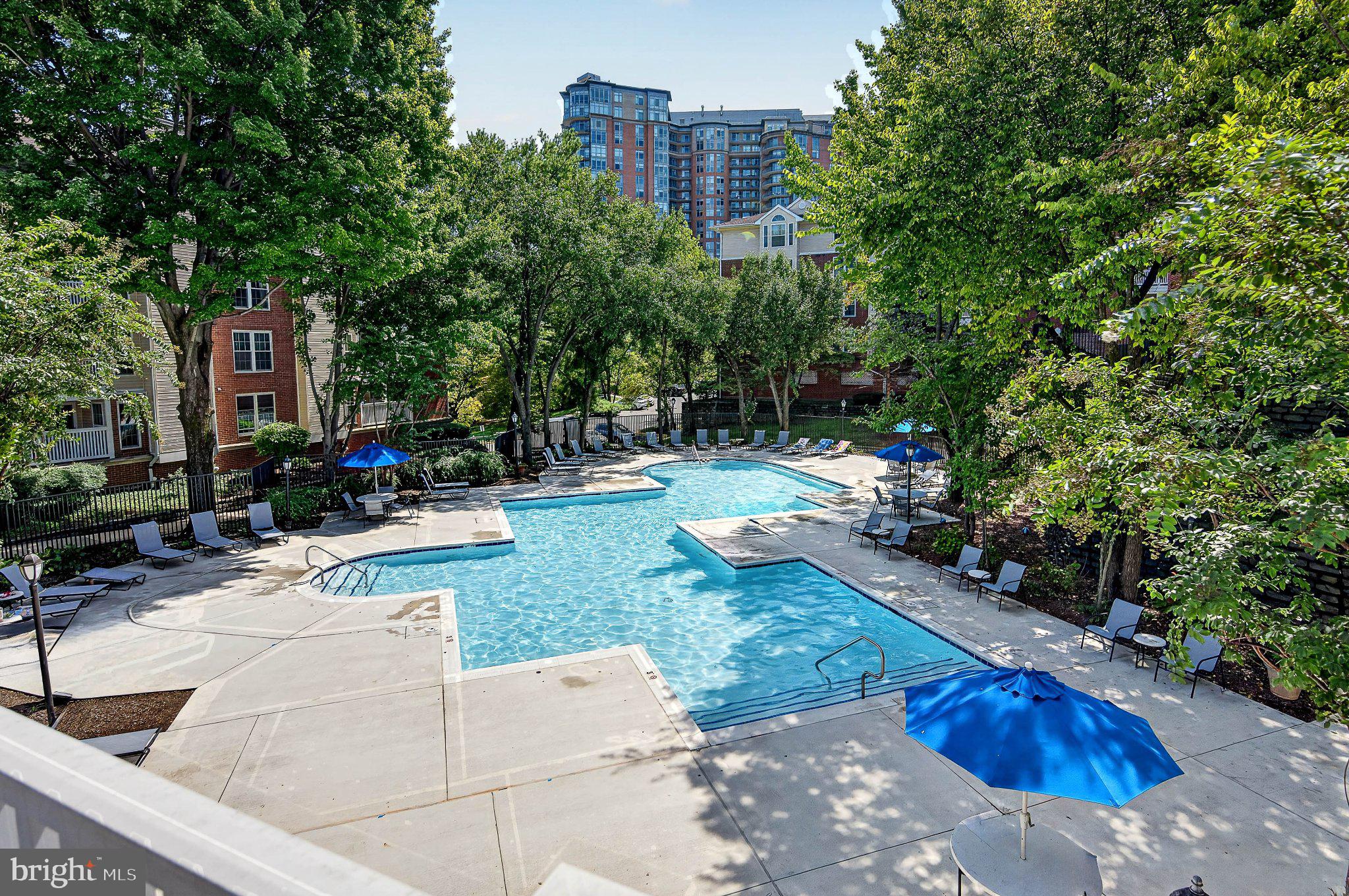 1504 LINCOLN WAY 216