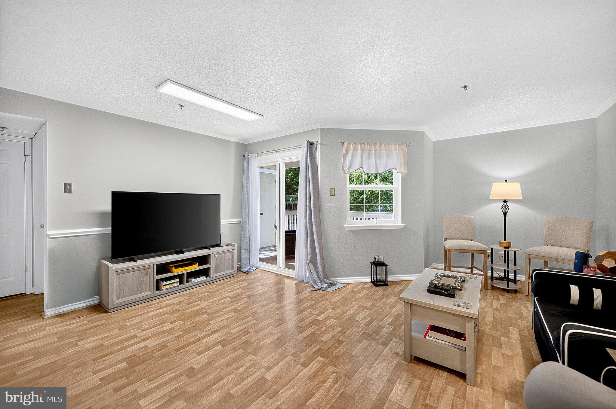 1504 LINCOLN WAY 216