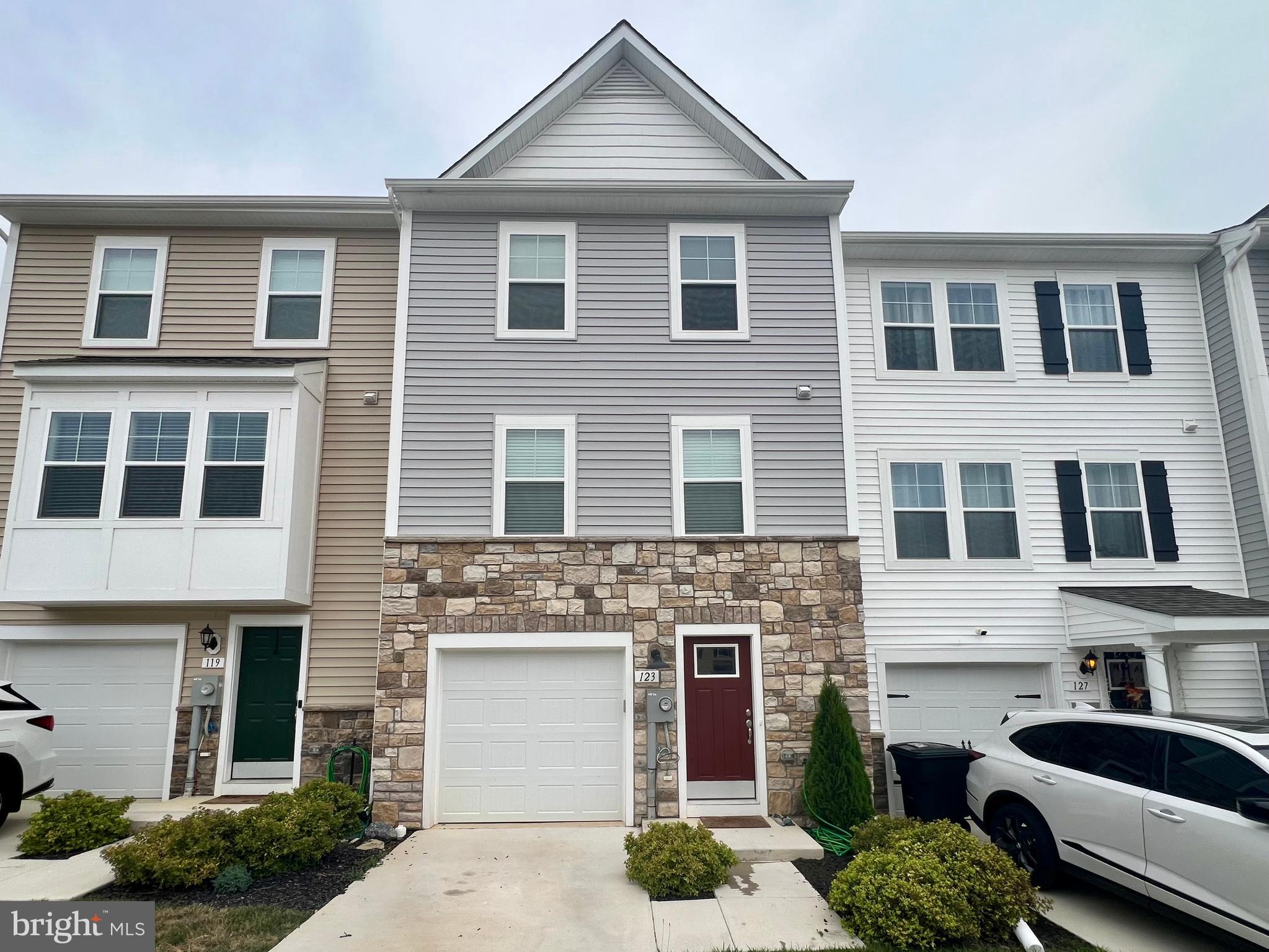 TOWNES AT TATE MANOR - Residential Lease