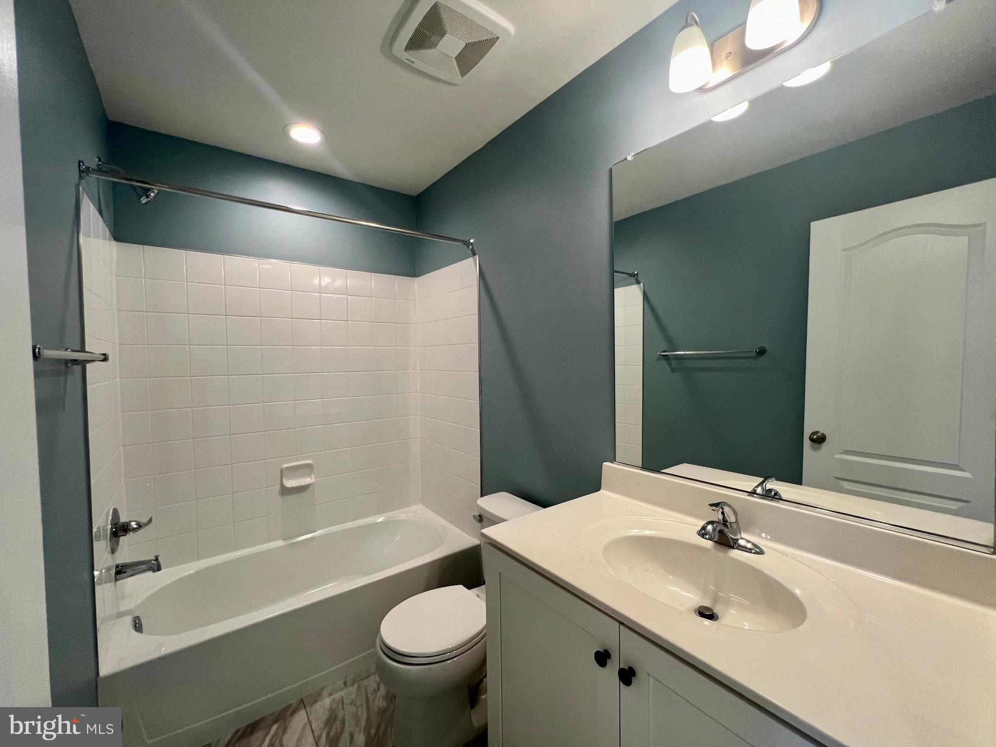 TOWNES AT TATE MANOR - Residential Lease