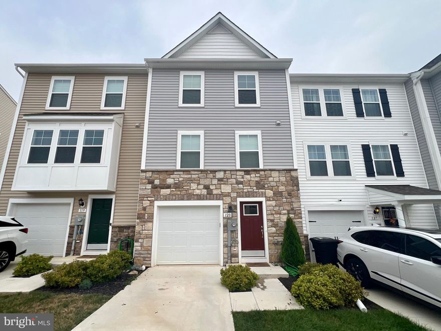 Well maintained 4 bedroom, 3 full/1 half bath, three story townhome located in Charles Towns Townes at Tate Manor community.

Enjoy an open concept main level that is perfect for entertaining! The gourmet kitchen includes a large island, quartz countertops, stainless steel appliances, bar with minifridge, and the separate dining area accesses the rear deck and stairs to the yard. The large living room is full of natural light, and there is a half bath and LVP flooring throughout.


The upper level is carpeted and offers a large primary suite with walk-in closet; bathroom with dual vanity, shower, and tub; two additional bedrooms, additional full bath, and washer and dryer

The finished walk-out lower level includes an additional bedroom, full bath, entry foyer, and 1 car garage.

The Townes at Tate Manor community is located close to the Jefferson County Memorial Park; downtown Charles Town's shopping, dining, entertainment; outdoor recreation; and commuter routes WV-115, and US-340.

Rent includes Renters Insurance, Second Nature Air Filter Subscription, and the HOA cuts the lawn!

PETS ARE CASE BY CASE (25lbs weight limit).

EHO.