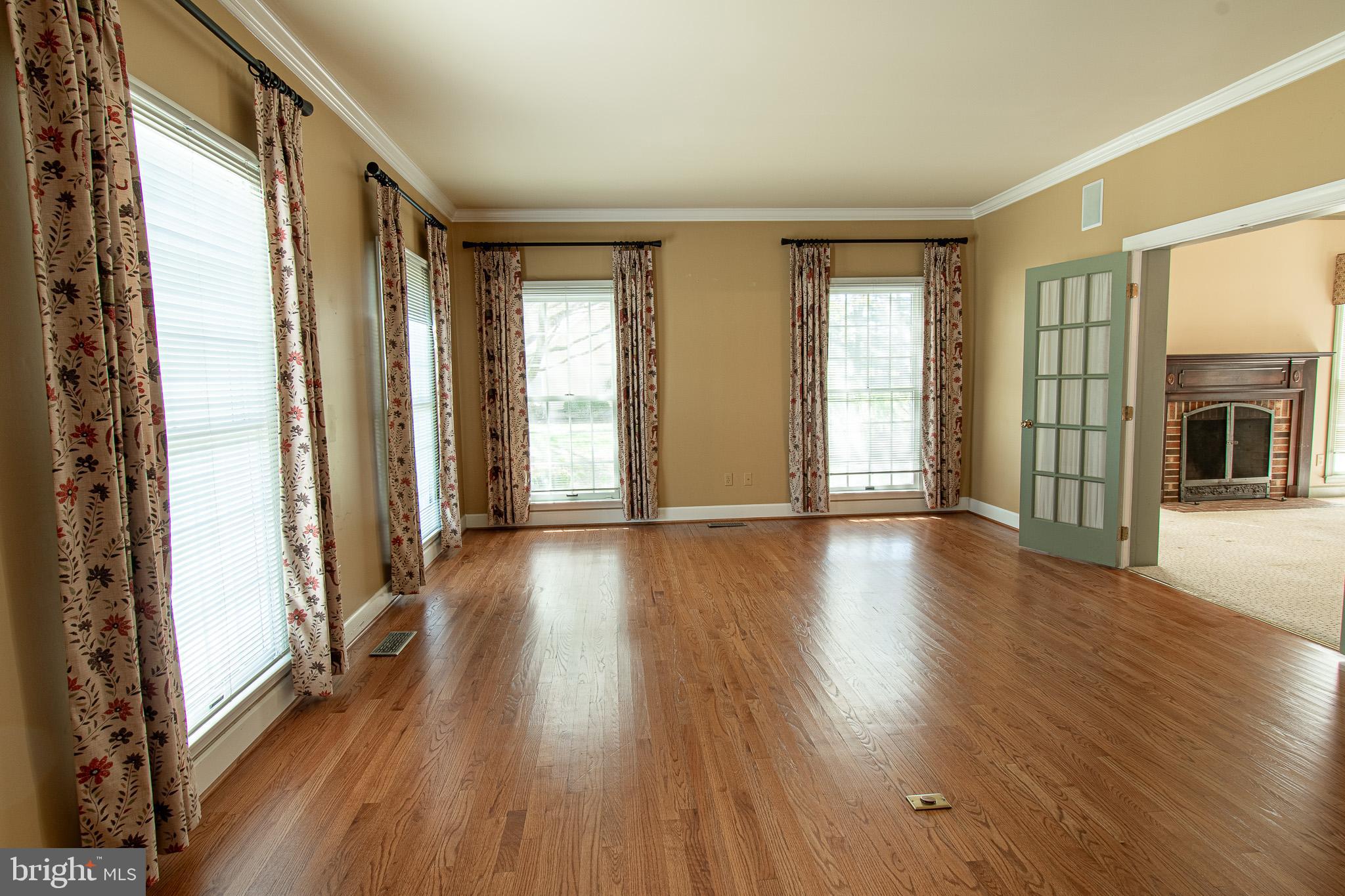 31 LONDONDERRY DRIVE