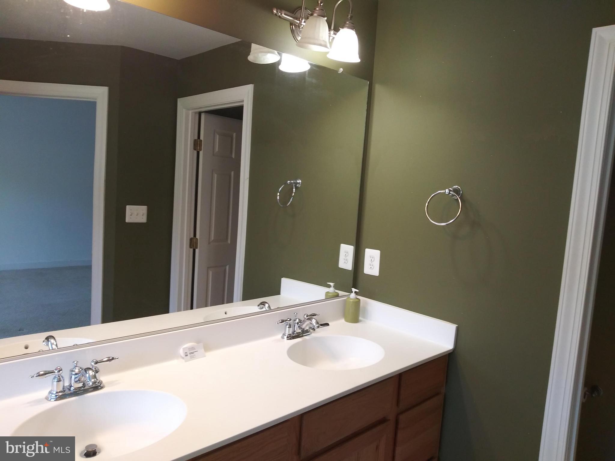 VILLAGES OF DORCHESTER - Residential Lease