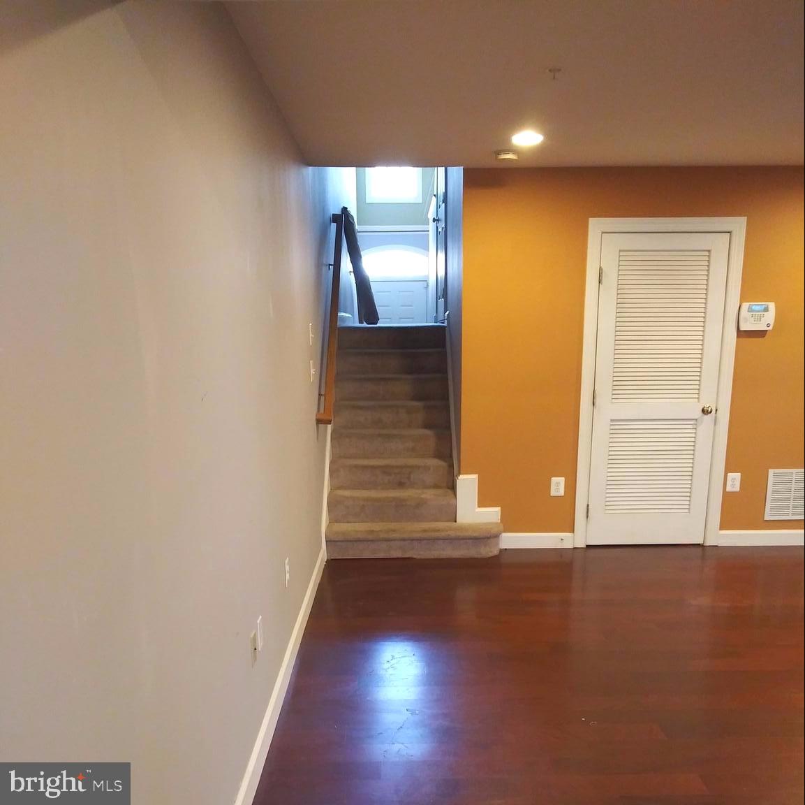 VILLAGES OF DORCHESTER - Residential Lease