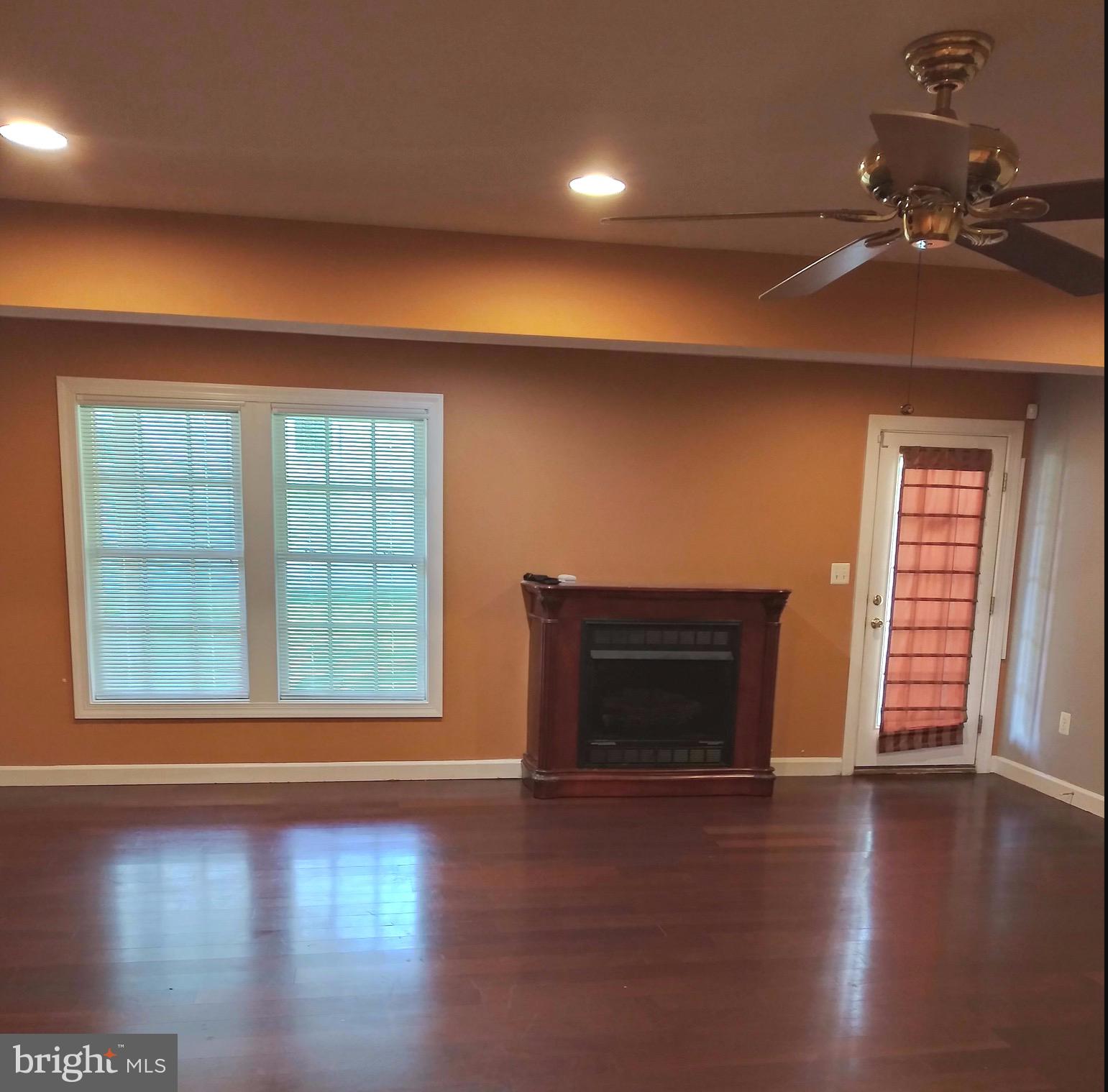 VILLAGES OF DORCHESTER - Residential Lease