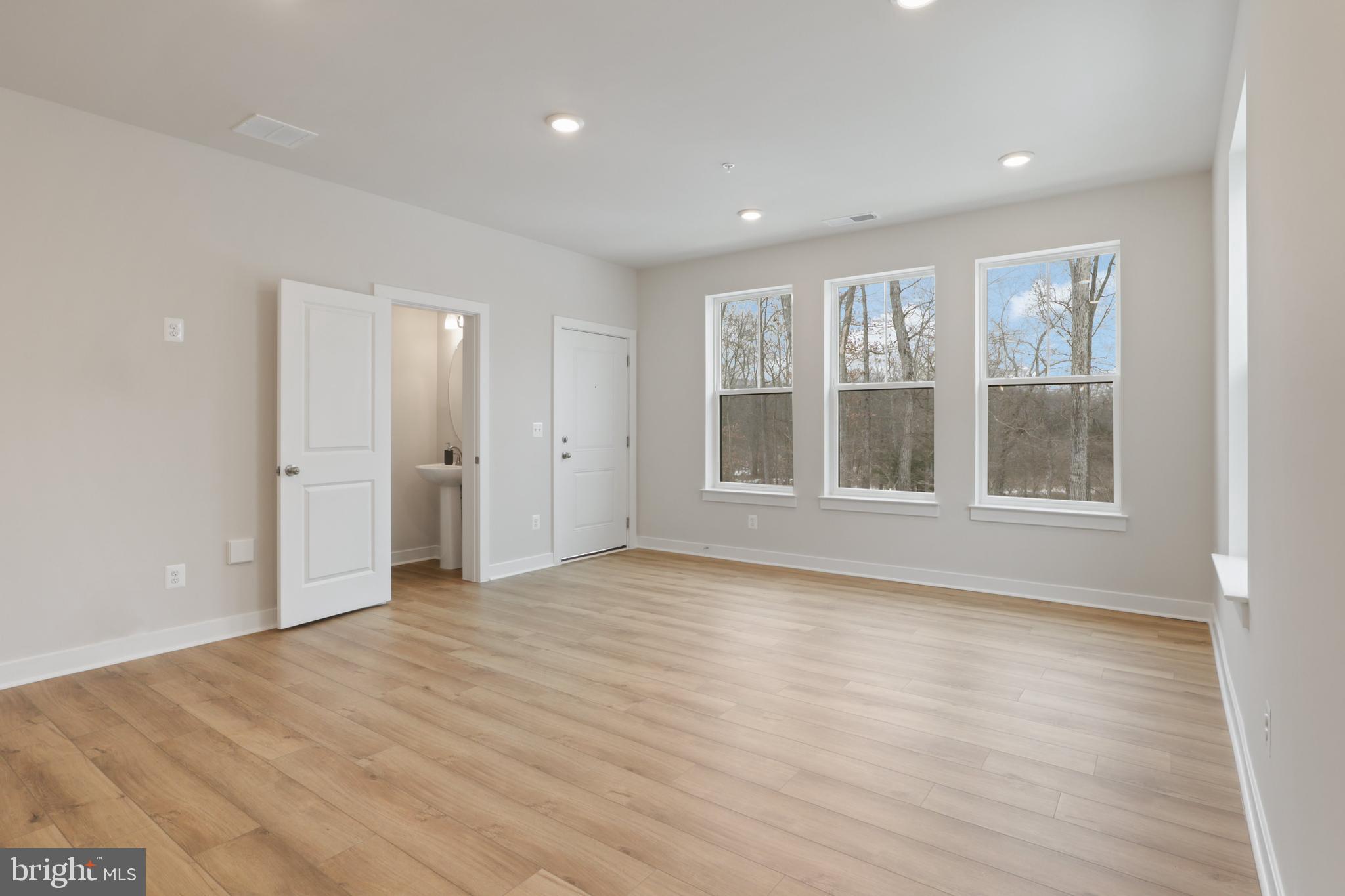 KINCORA - Residential Lease