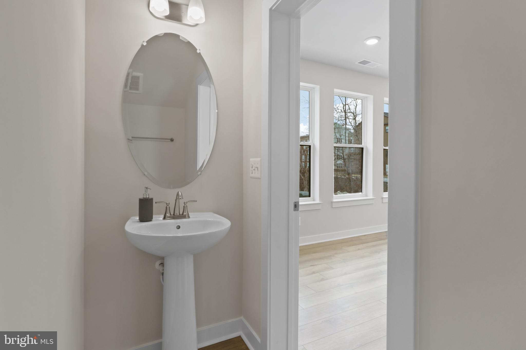 KINCORA - Residential Lease