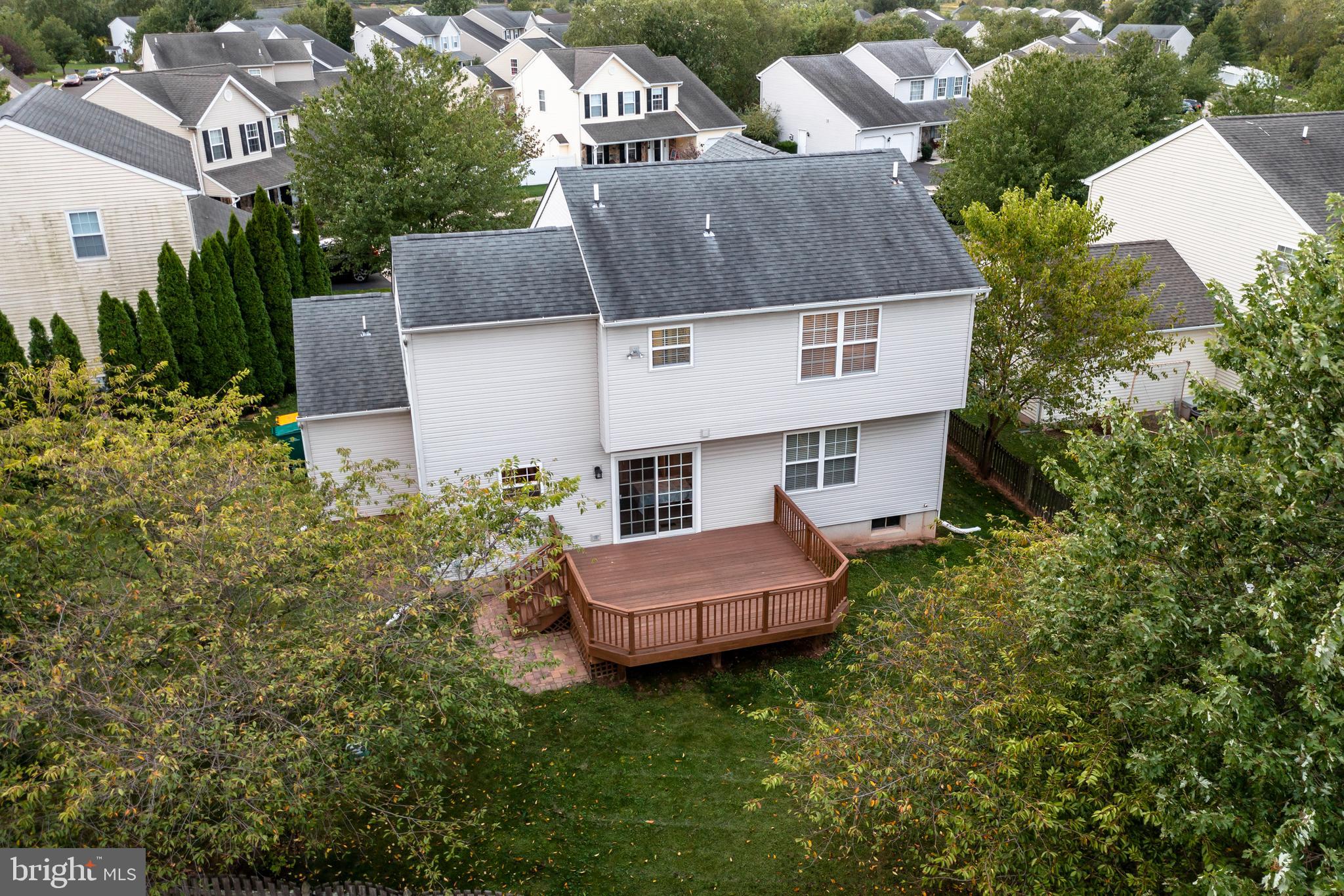 FAIRLAWN COURT - Residential Lease