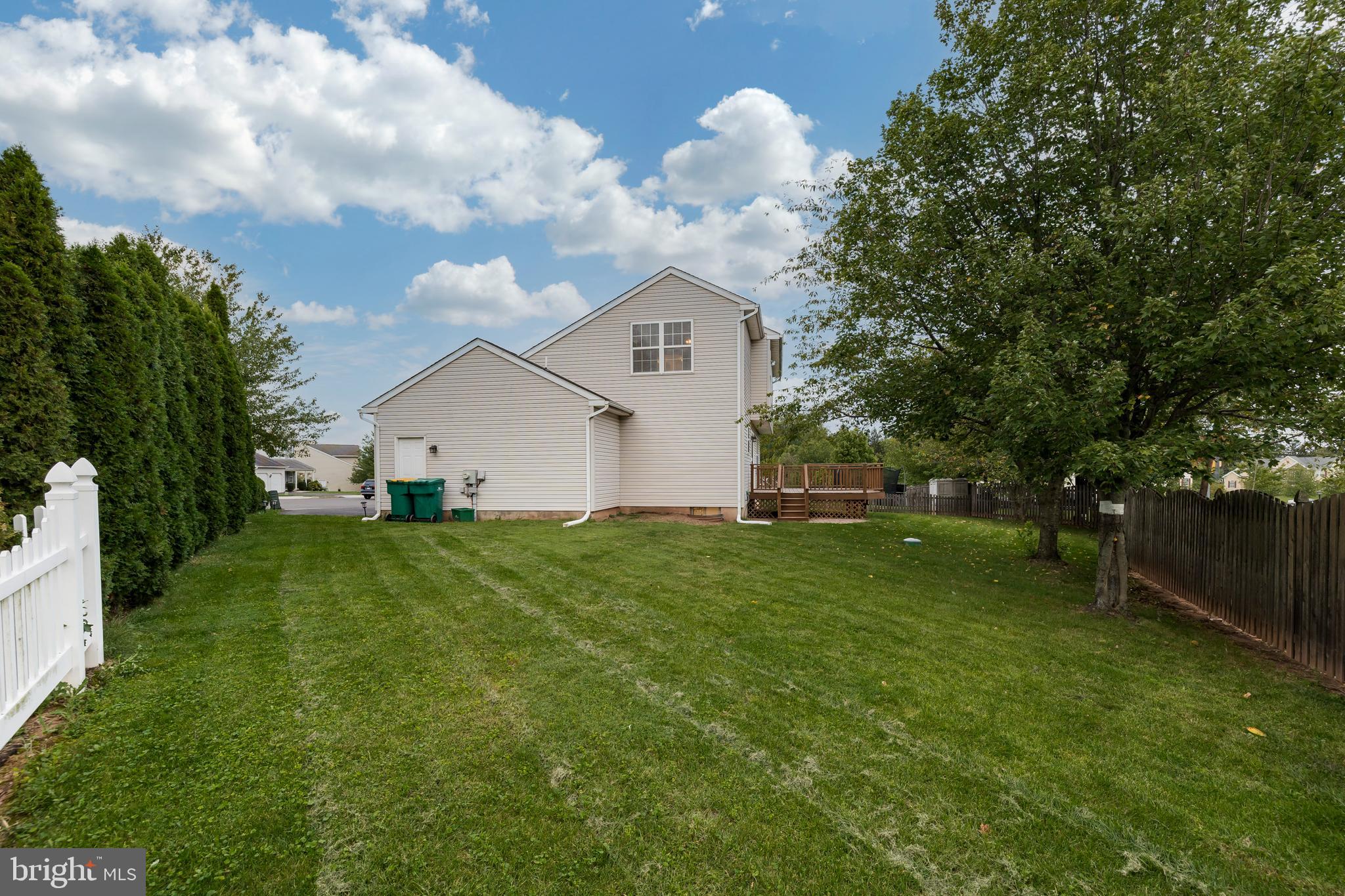 FAIRLAWN COURT - Residential Lease