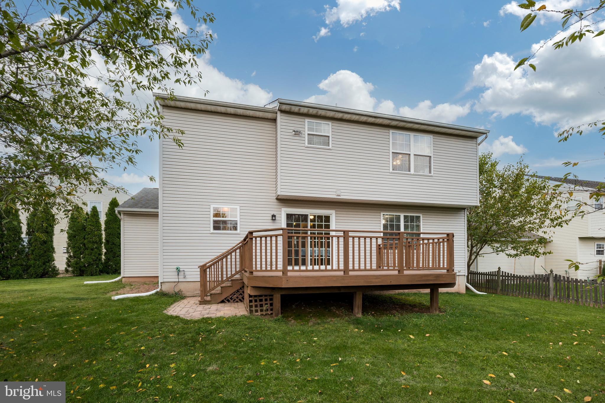 FAIRLAWN COURT - Residential Lease