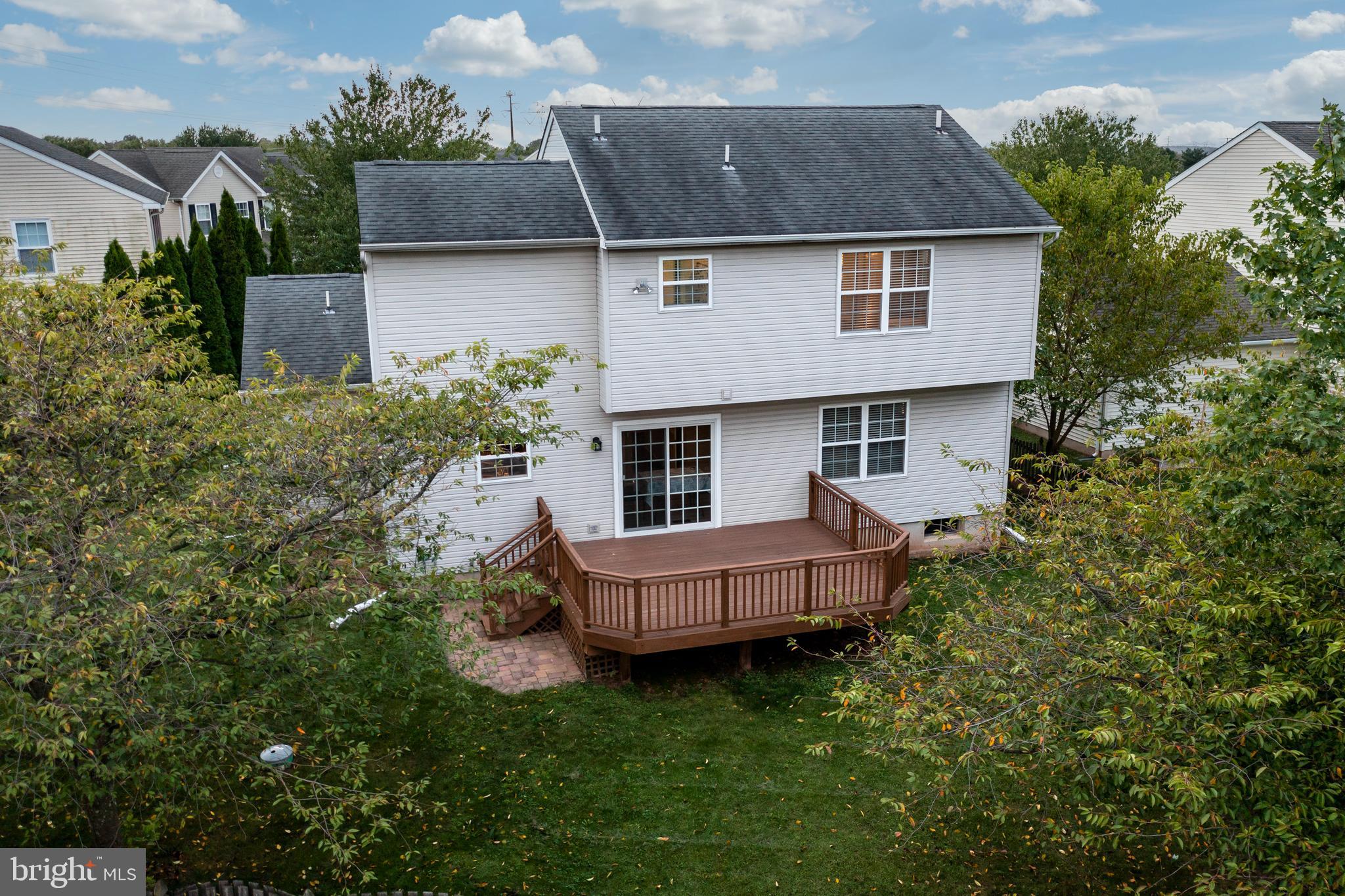 FAIRLAWN COURT - Residential Lease