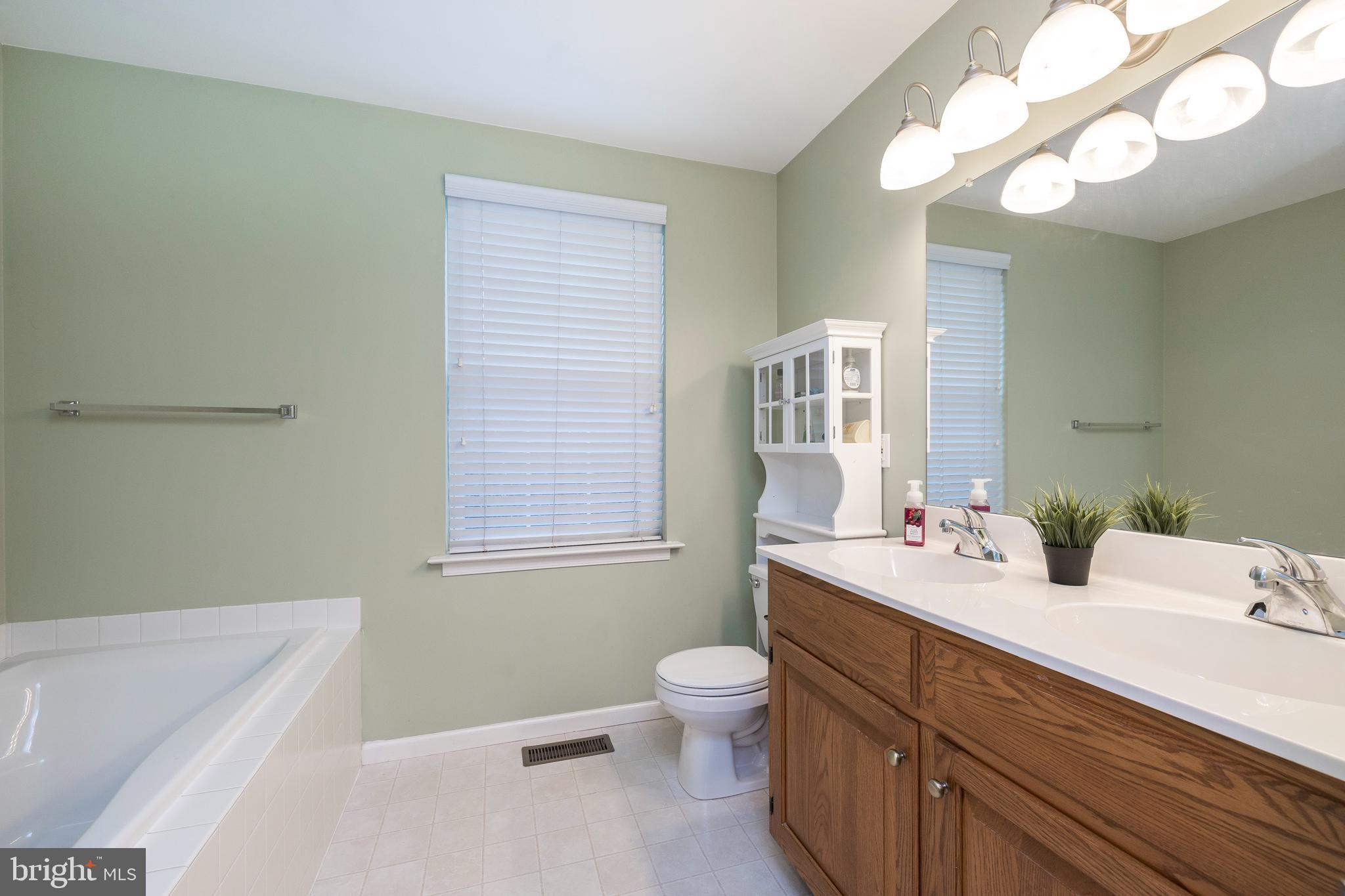 FAIRLAWN COURT - Residential Lease