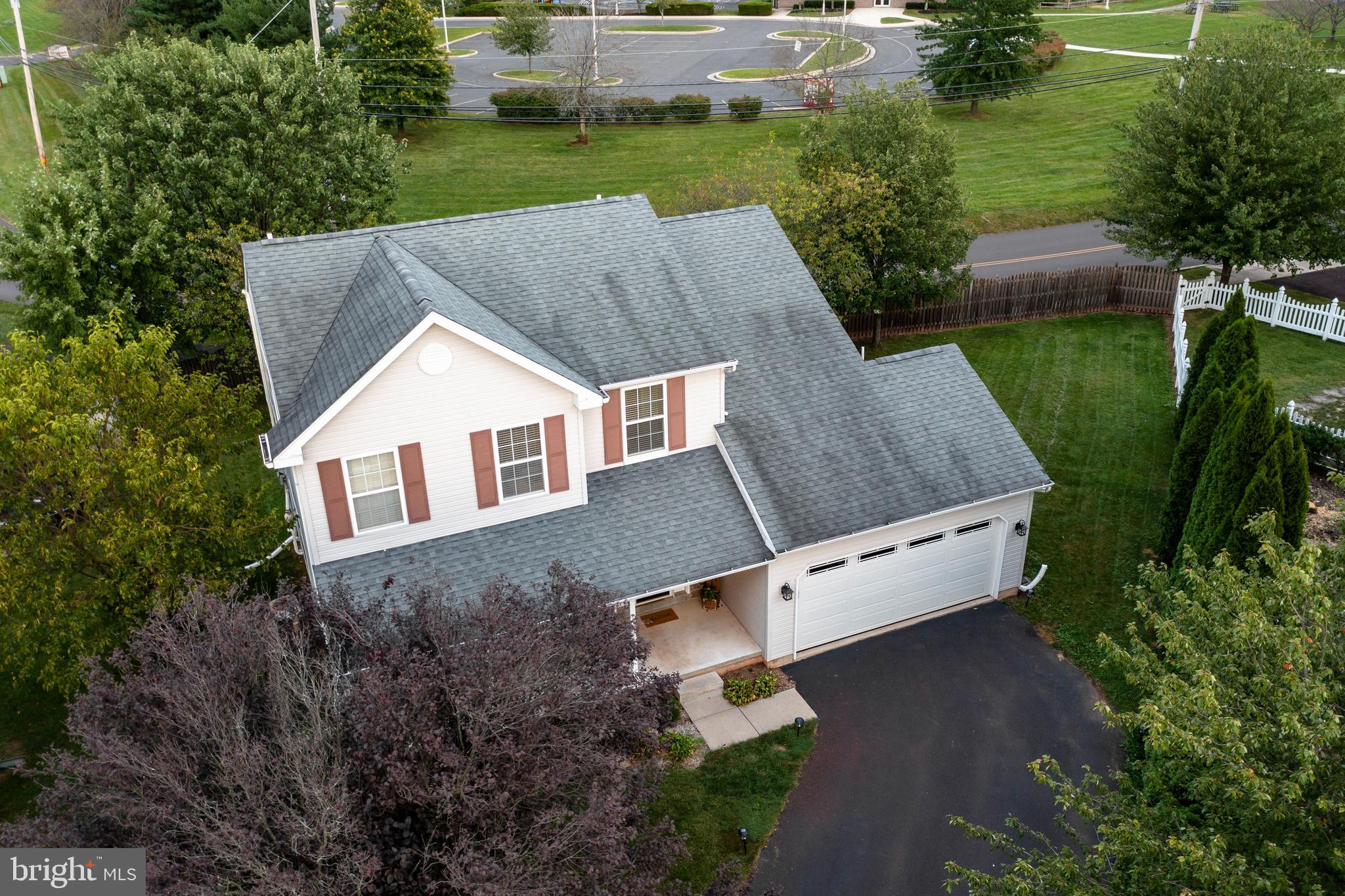 FAIRLAWN COURT - Residential Lease