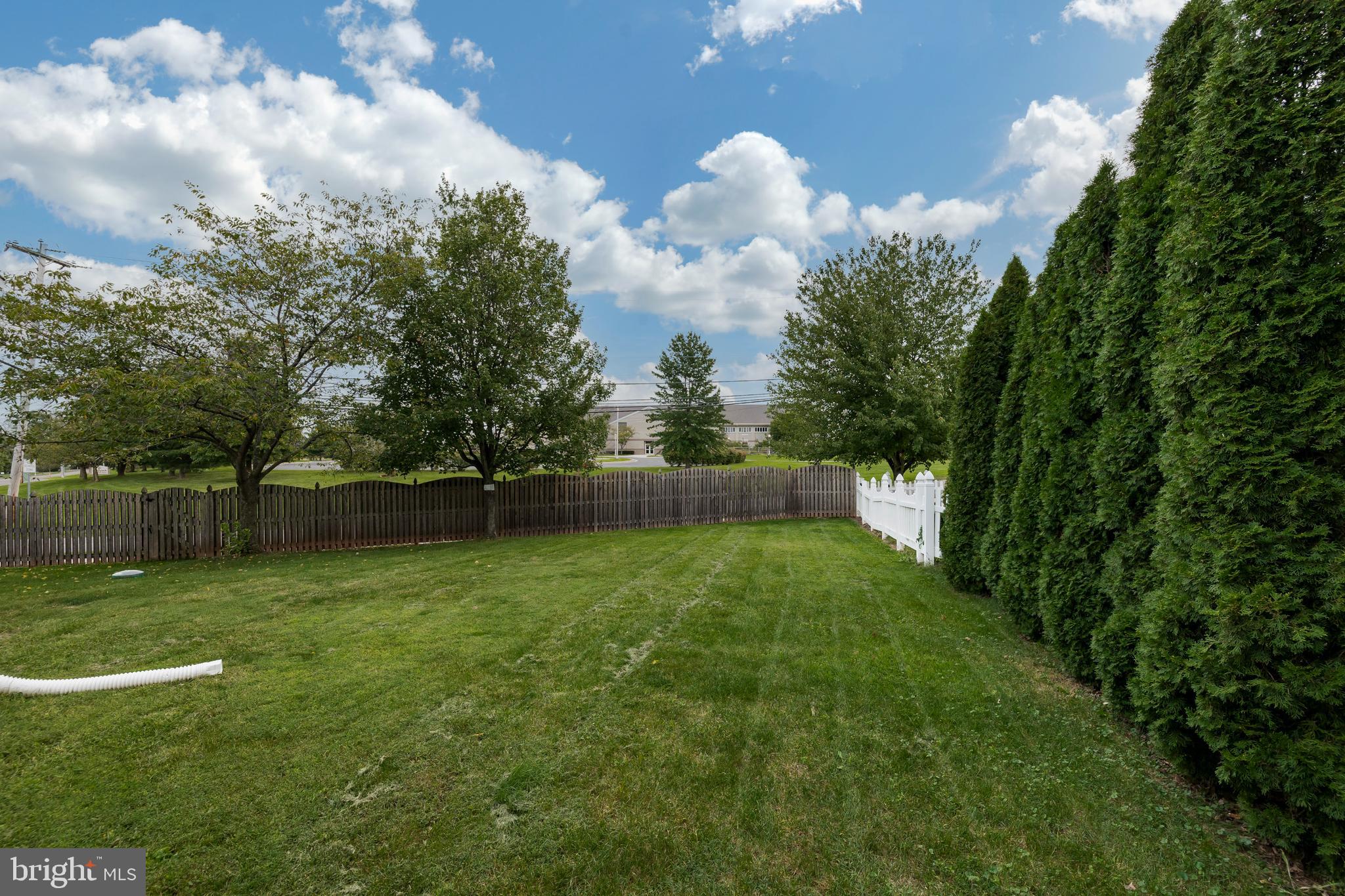 FAIRLAWN COURT - Residential Lease