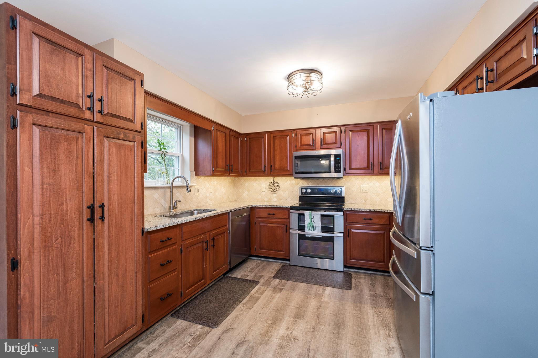 FAIRLAWN COURT - Residential Lease