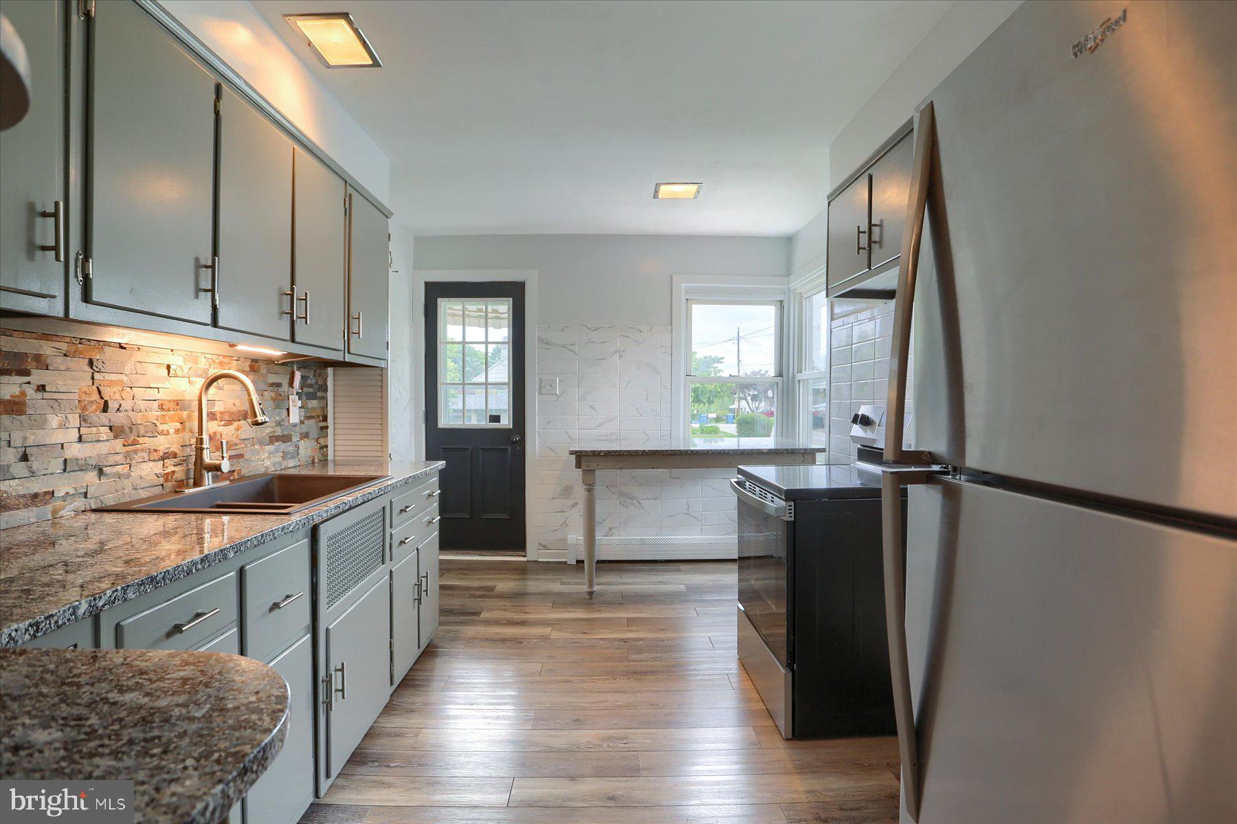 WINDSOR - Residential