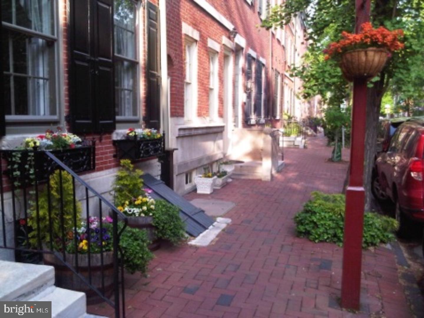 SOCIETY HILL - Residential