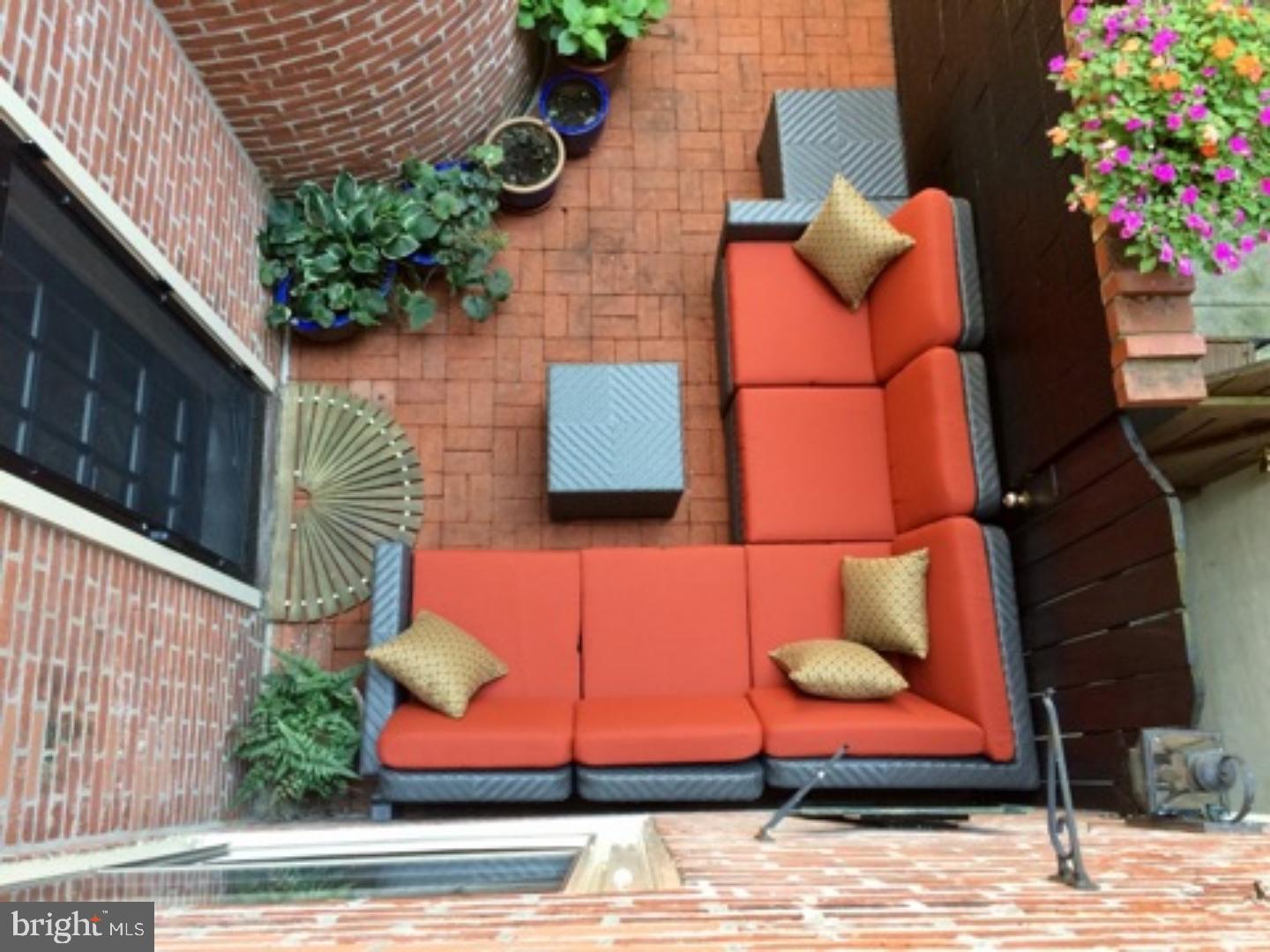 SOCIETY HILL - Residential