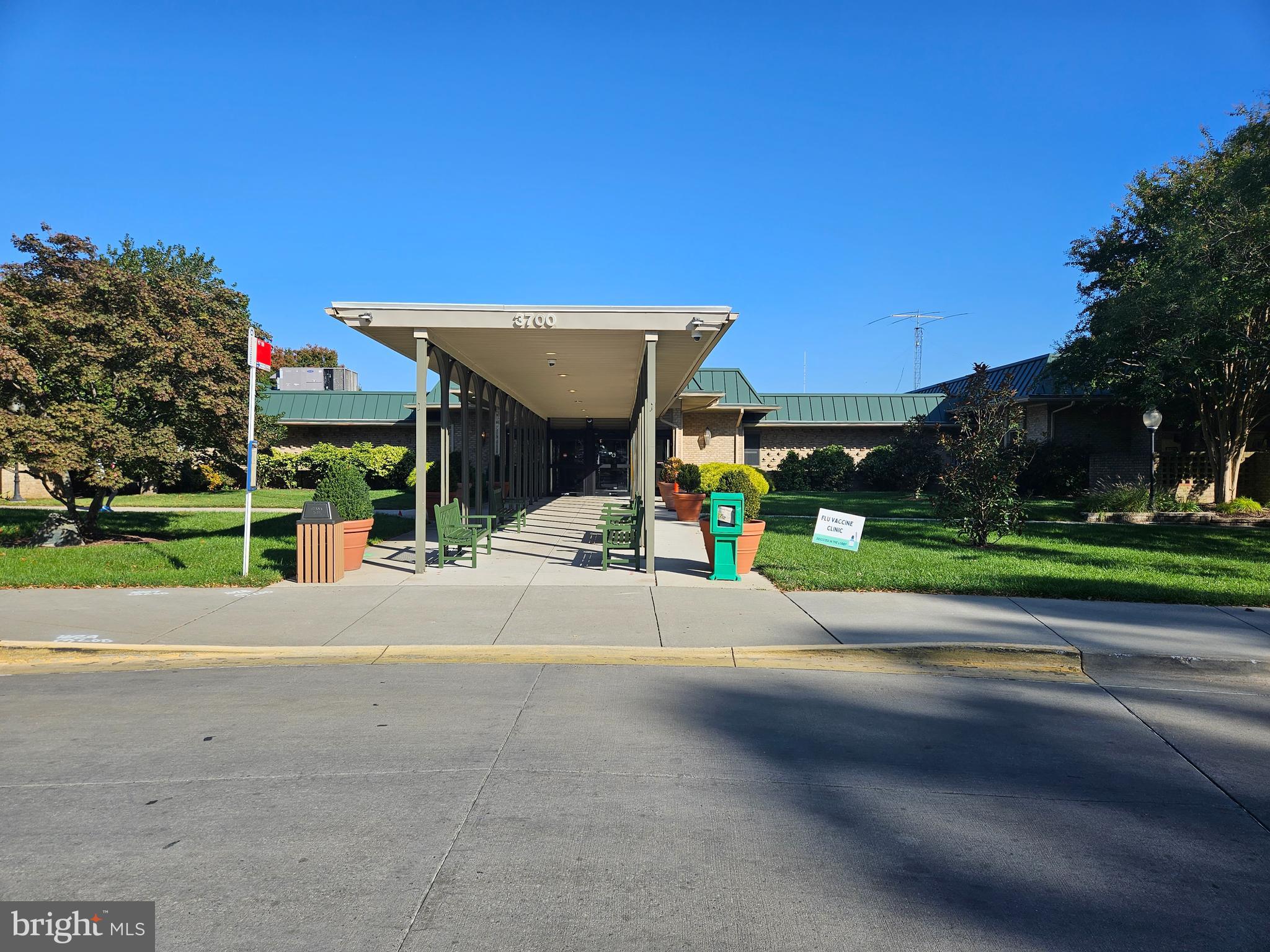 TURNBERRY COURTS AT LEIS - Residential