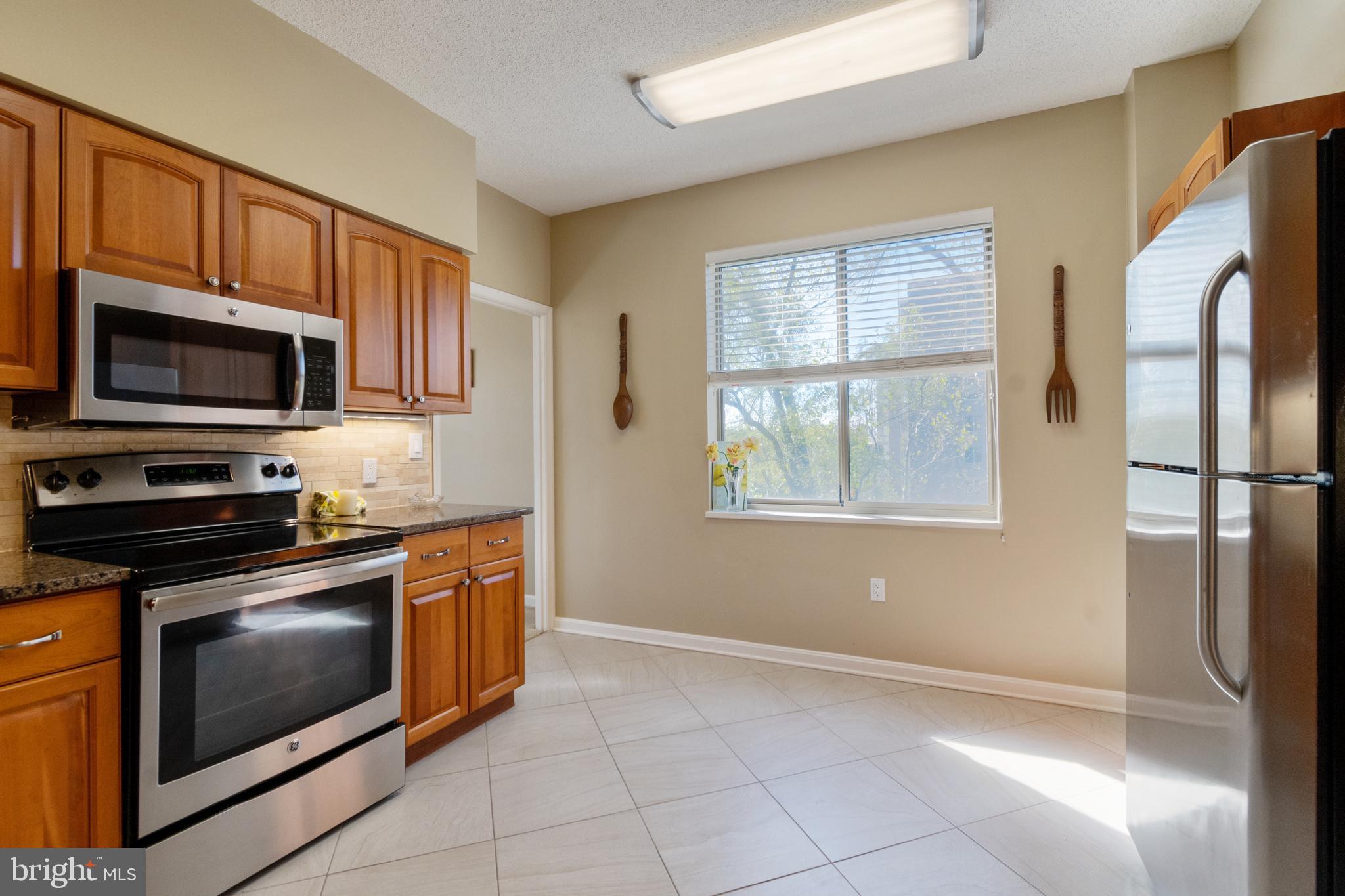 TURNBERRY COURTS AT LEIS - Residential