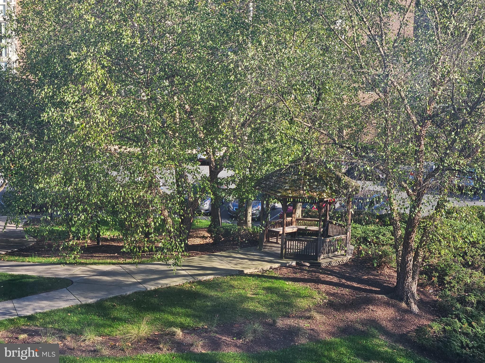 TURNBERRY COURTS AT LEIS - Residential