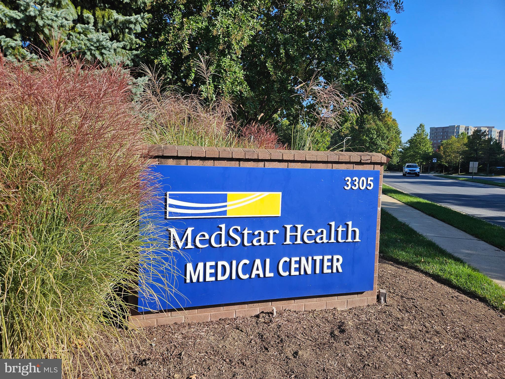 TURNBERRY COURTS AT LEIS - Residential