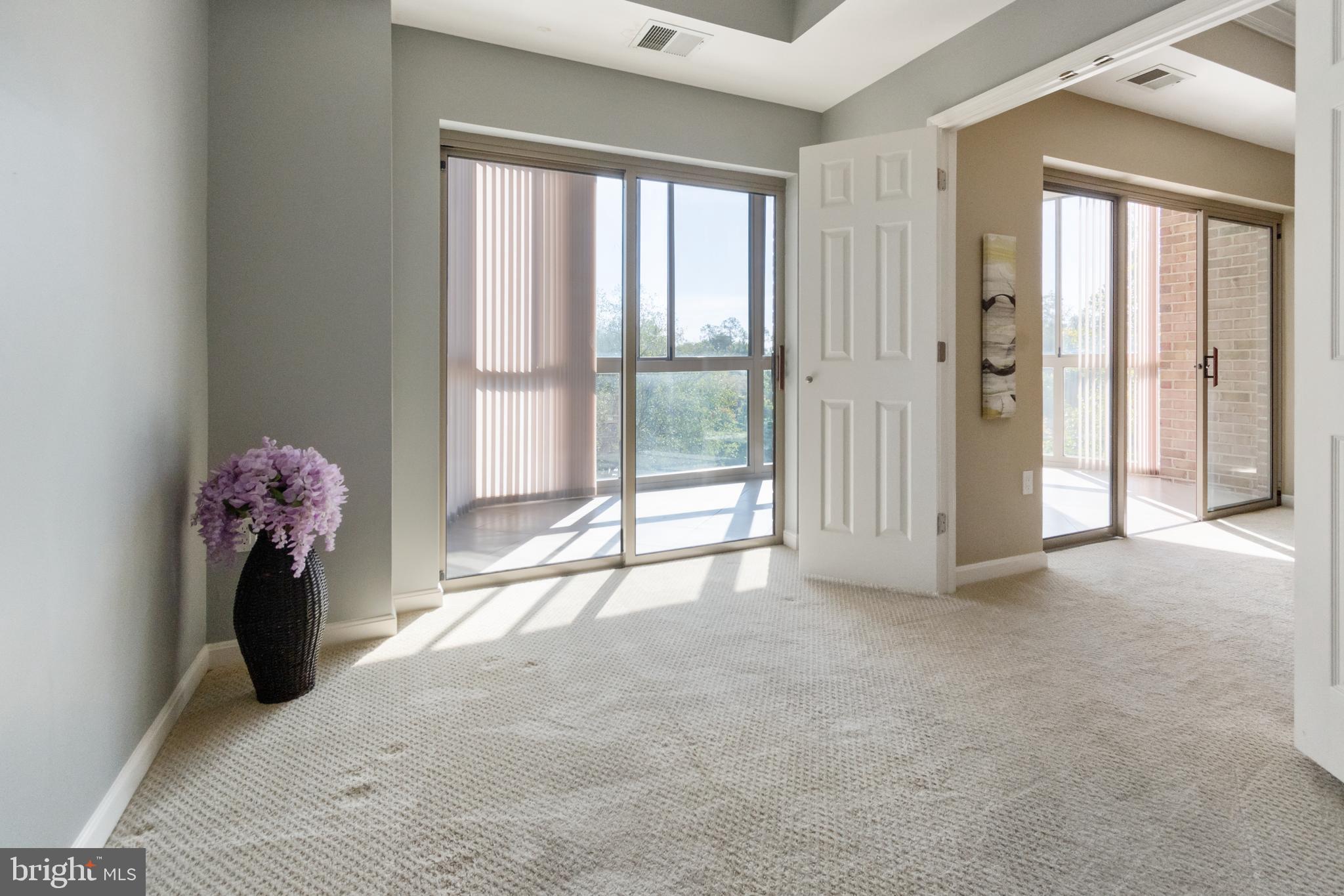 TURNBERRY COURTS AT LEIS - Residential