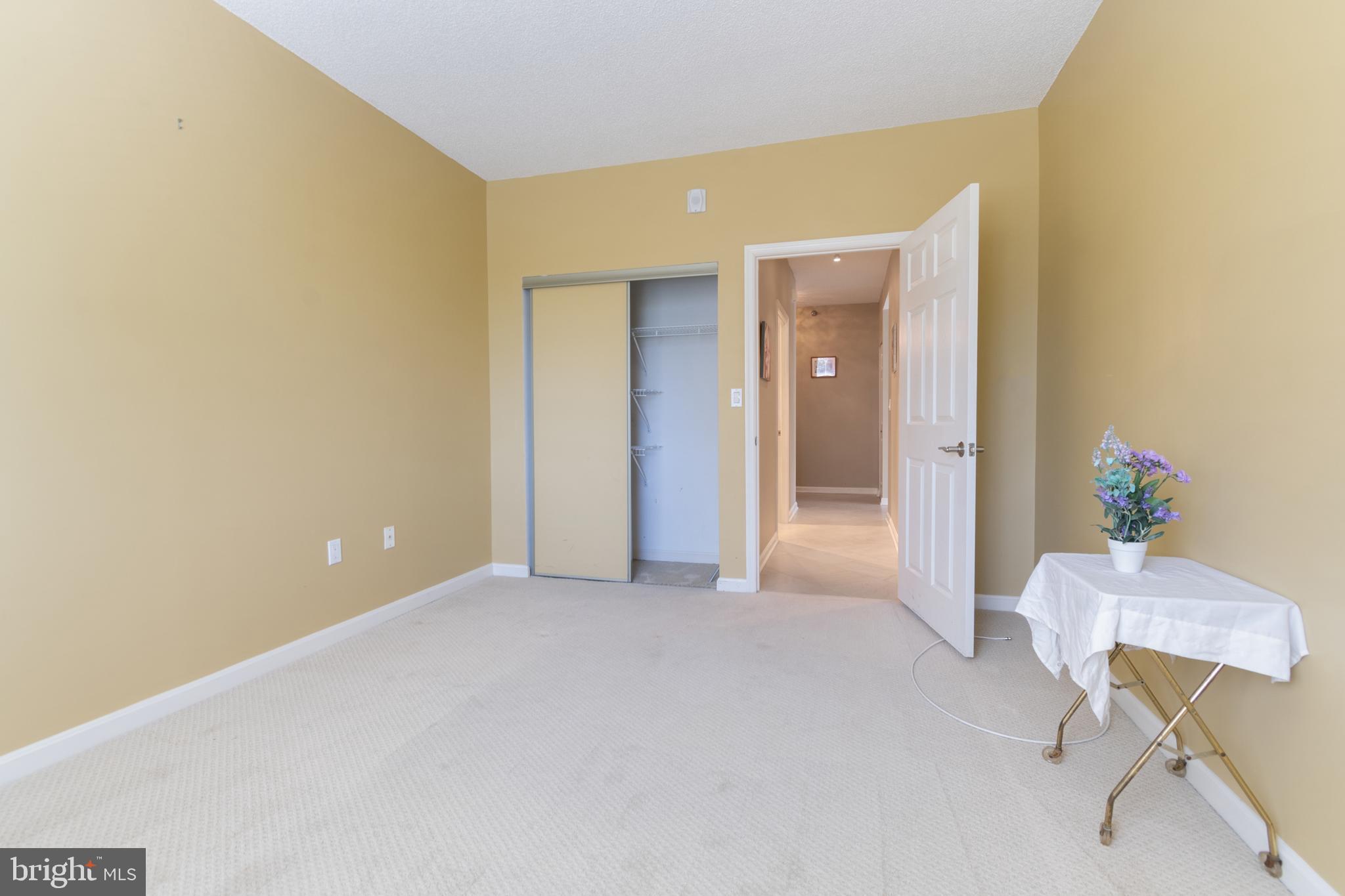 TURNBERRY COURTS AT LEIS - Residential