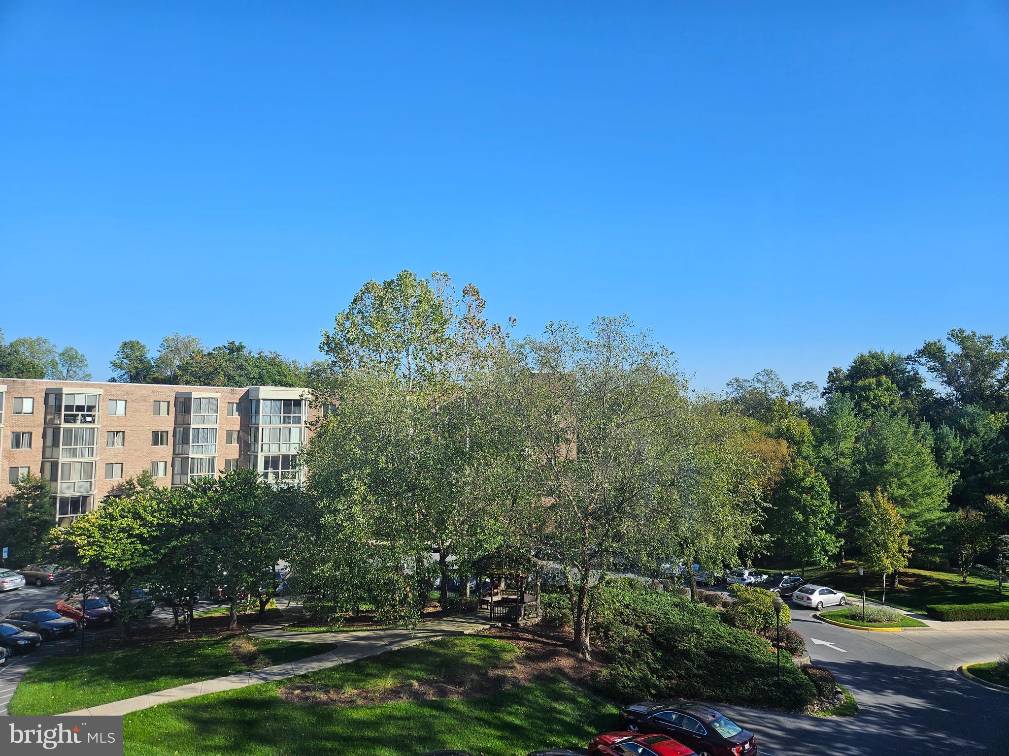 TURNBERRY COURTS AT LEIS - Residential