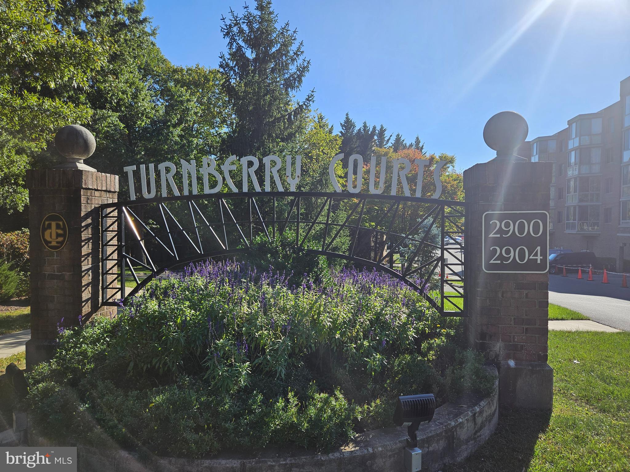 TURNBERRY COURTS AT LEIS - Residential