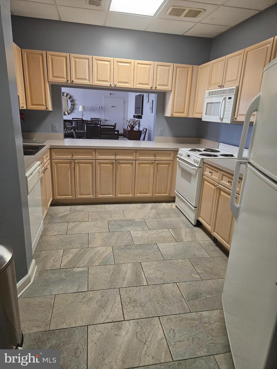 TURNBERRY COURTS AT LEIS - Residential