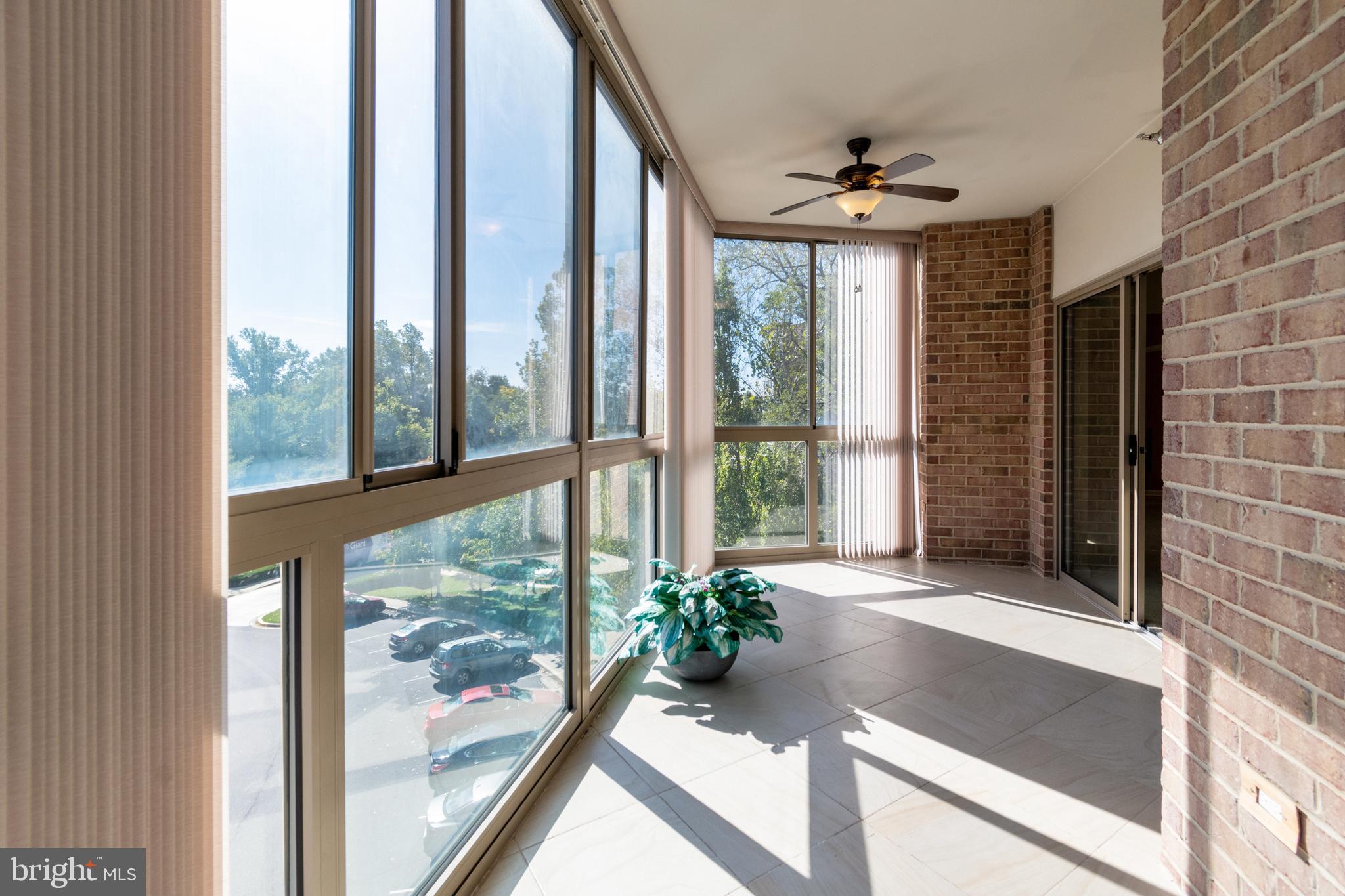 TURNBERRY COURTS AT LEIS - Residential