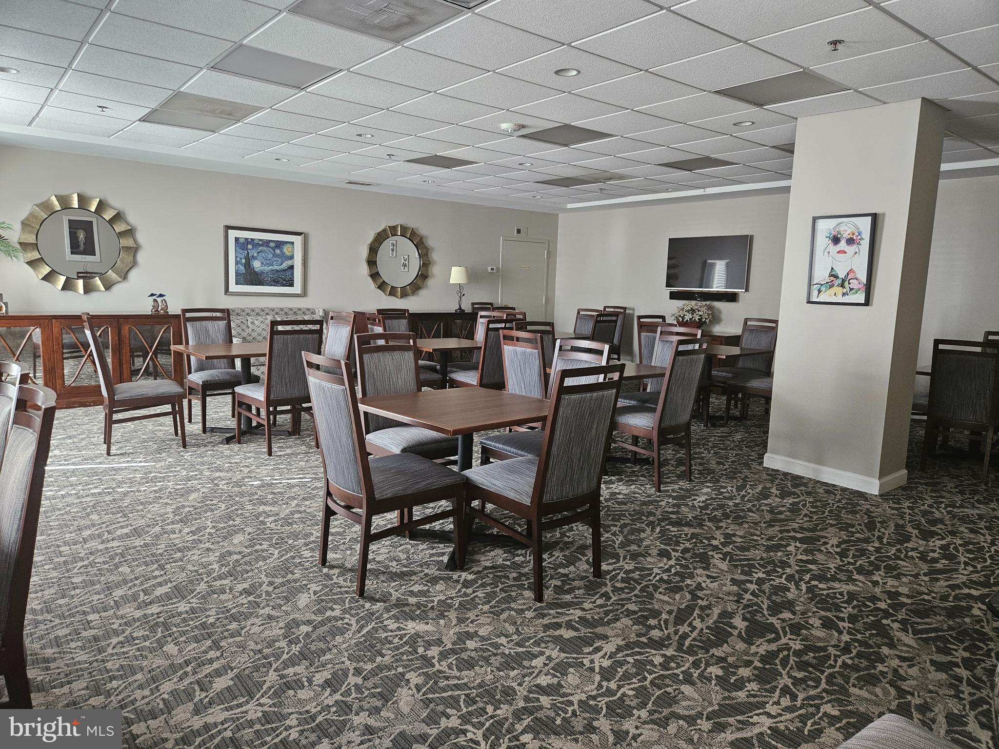 TURNBERRY COURTS AT LEIS - Residential