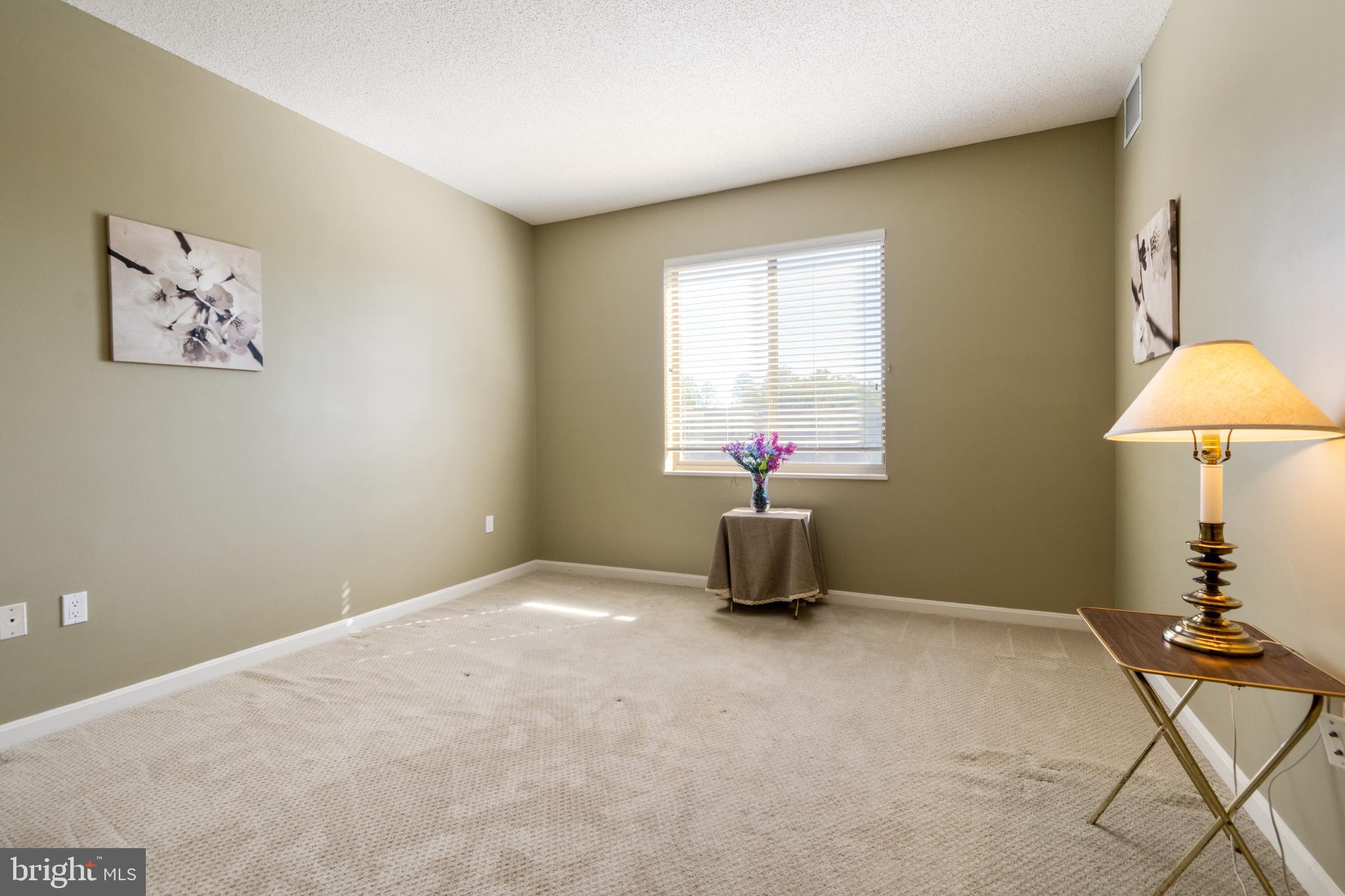 TURNBERRY COURTS AT LEIS - Residential